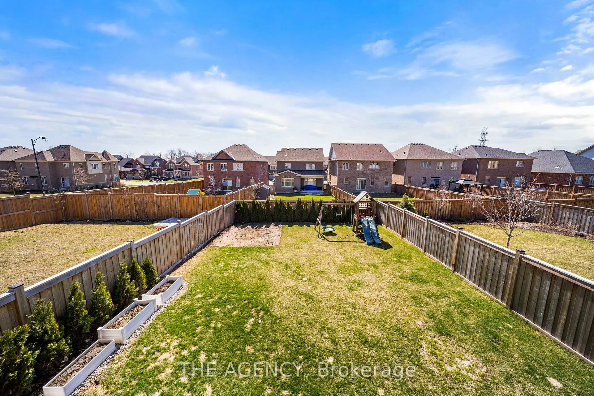 Photo 44 of 4 Samuel Crescent, Springwater, Centre Vespra — HOMEH