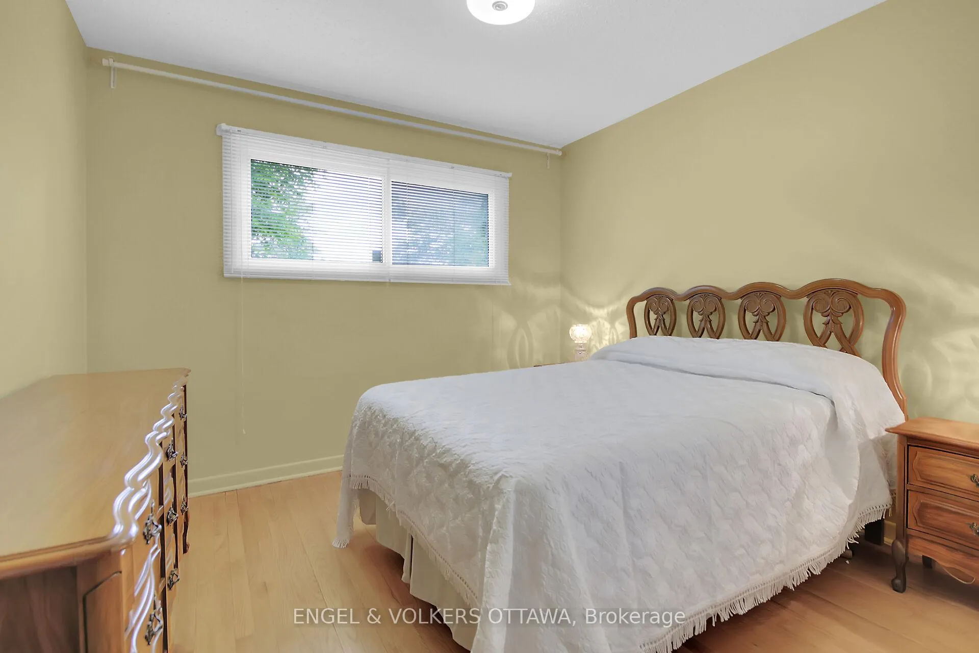Photo 15 of 8 Greenwich Avenue, Ottawa, City View/Skyline/Fisher Heights/Parkwood Hills — HOMEH