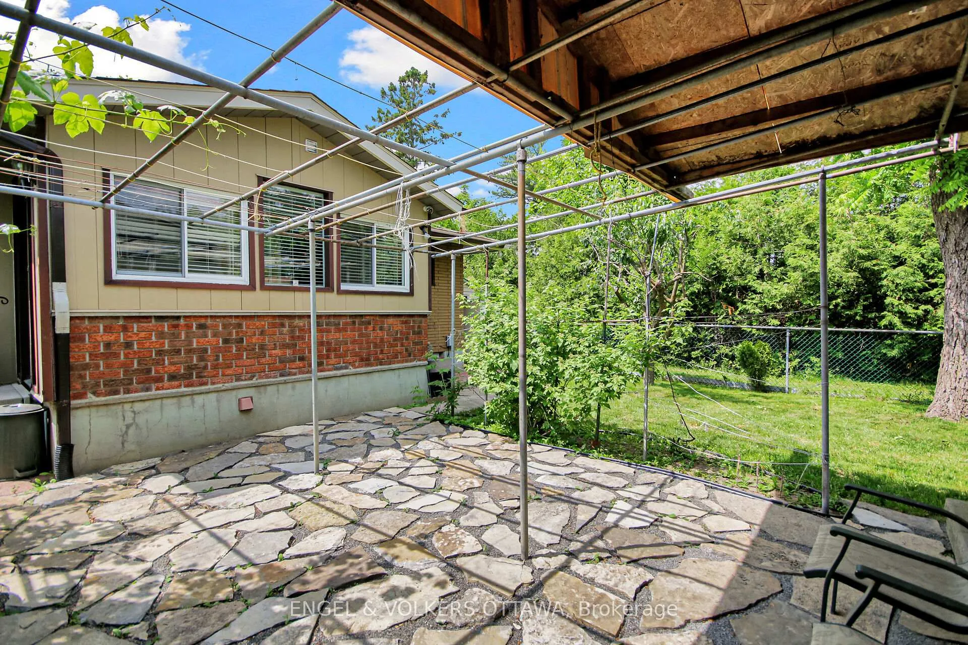 Photo 30 of 8 Greenwich Avenue, Ottawa, City View/Skyline/Fisher Heights/Parkwood Hills — HOMEH