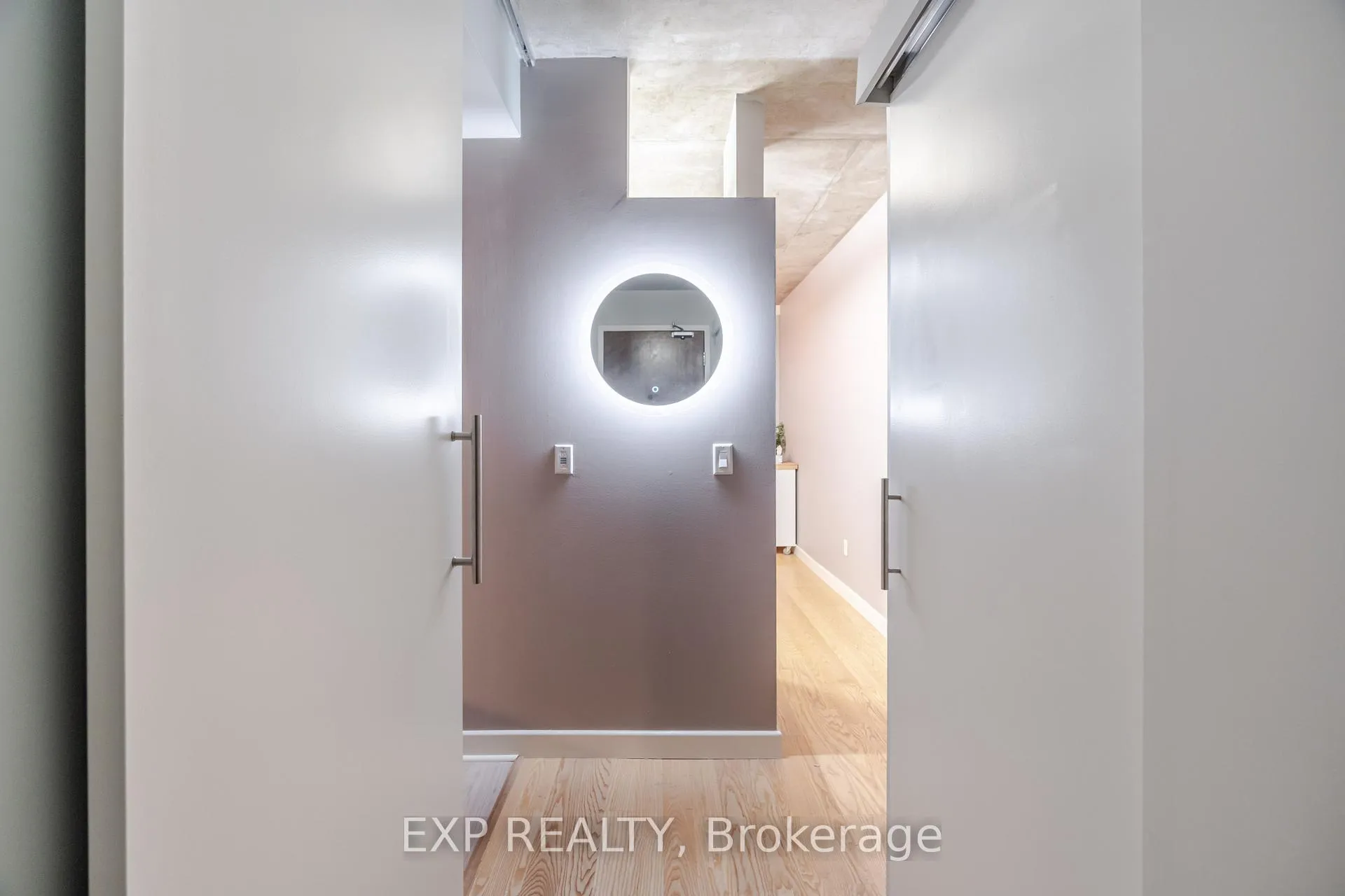 Photo 5 of Unit 907, 179 George Street, Ottawa, Lower Town/Byward Market — HOMEH