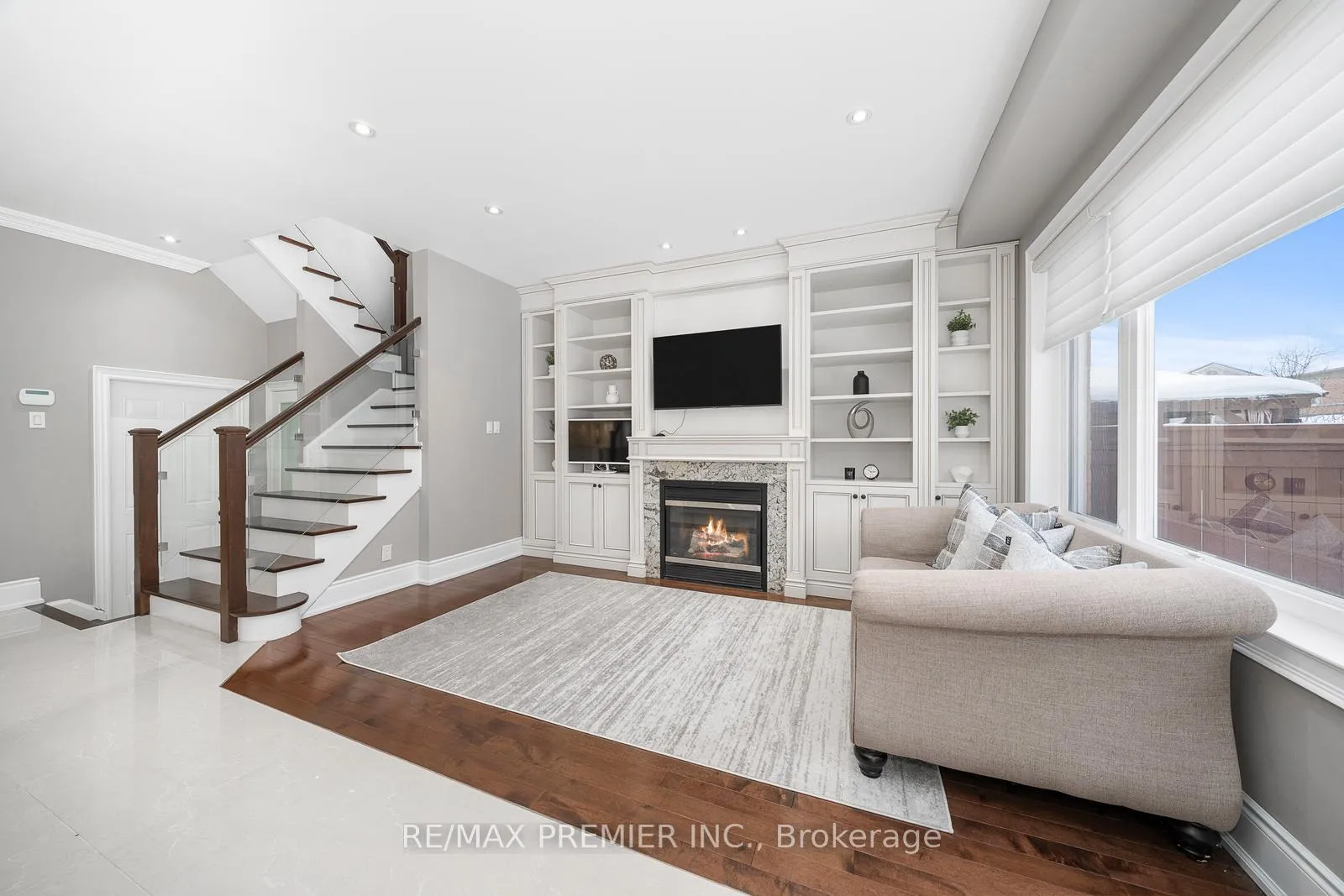 Photo 9 of 39 Vireo Way, Vaughan, Vellore Village — HOMEH