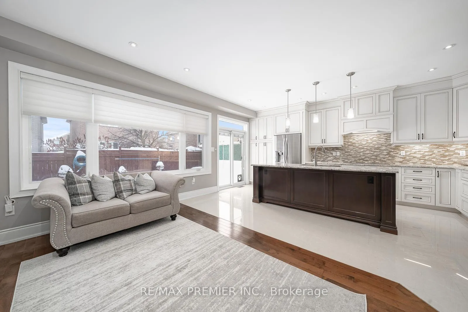 Photo 10 of 39 Vireo Way, Vaughan, Vellore Village — HOMEH