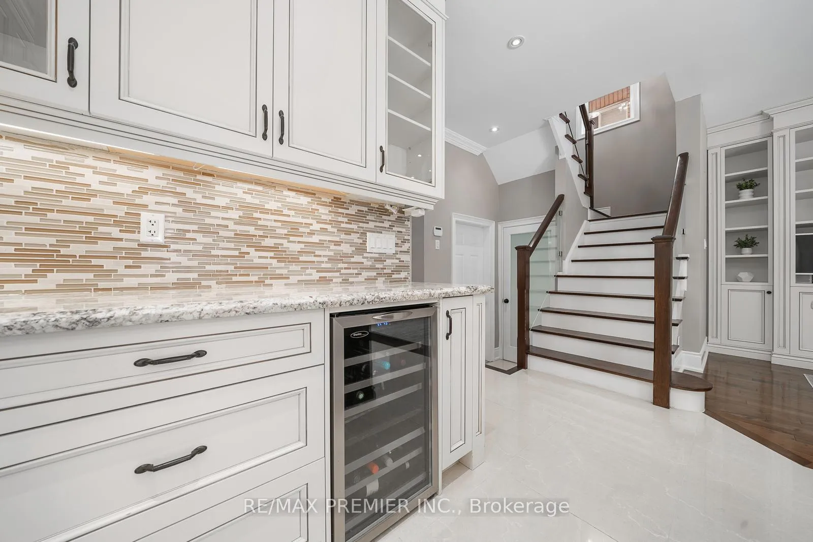 Photo 15 of 39 Vireo Way, Vaughan, Vellore Village — HOMEH