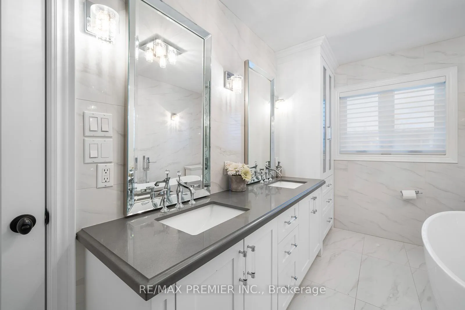 Photo 21 of 39 Vireo Way, Vaughan, Vellore Village — HOMEH