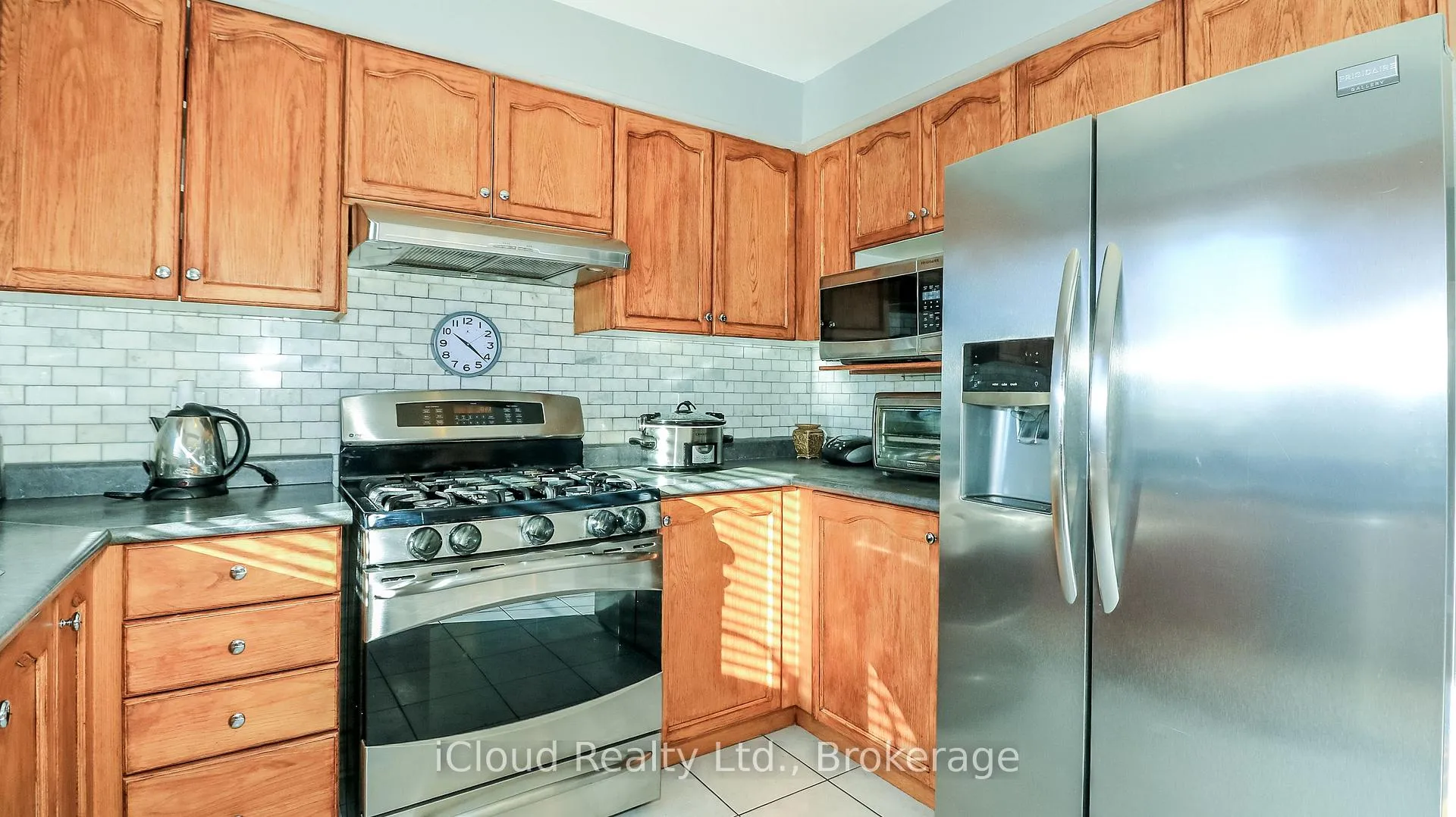 Photo 15 of 9 Timothy Lane S, Barrie, Holly — HOMEH