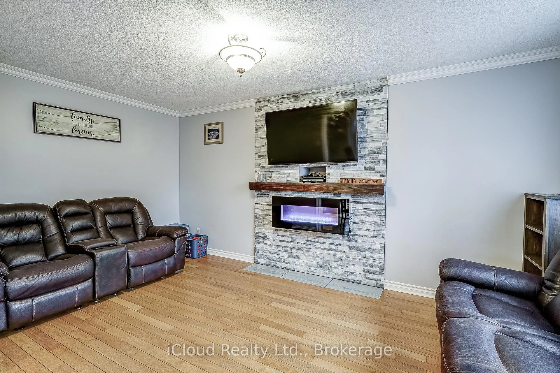 Photo 20 of 9 Timothy Lane S, Barrie, Holly — HOMEH