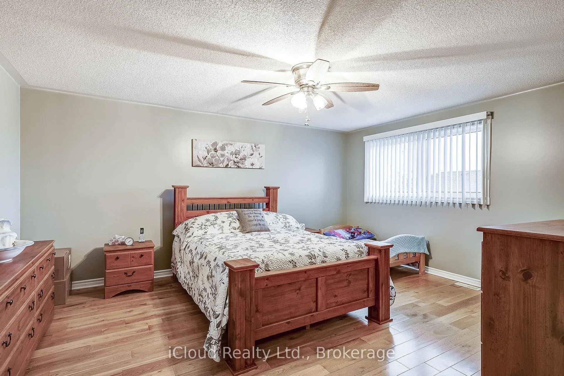 Photo 23 of 9 Timothy Lane S, Barrie, Holly — HOMEH