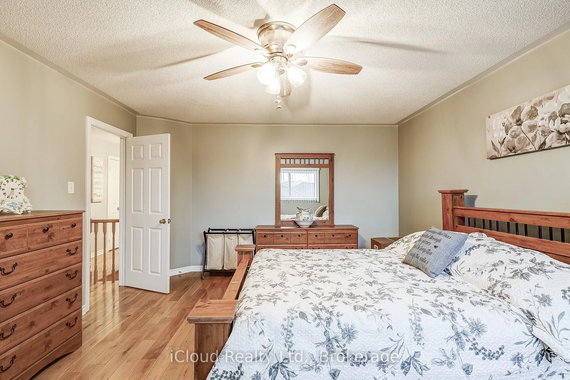 Photo 25 of 9 Timothy Lane S, Barrie, Holly — HOMEH