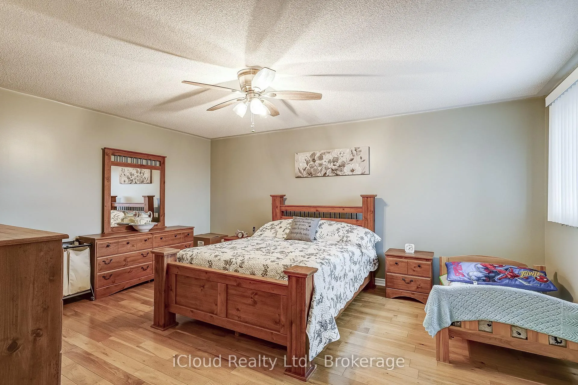 Photo 26 of 9 Timothy Lane S, Barrie, Holly — HOMEH