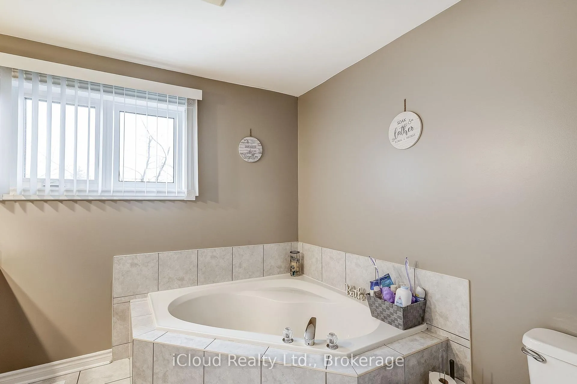 Photo 27 of 9 Timothy Lane S, Barrie, Holly — HOMEH