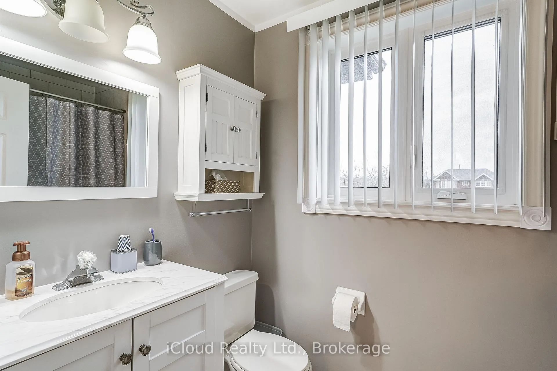 Photo 34 of 9 Timothy Lane S, Barrie, Holly — HOMEH