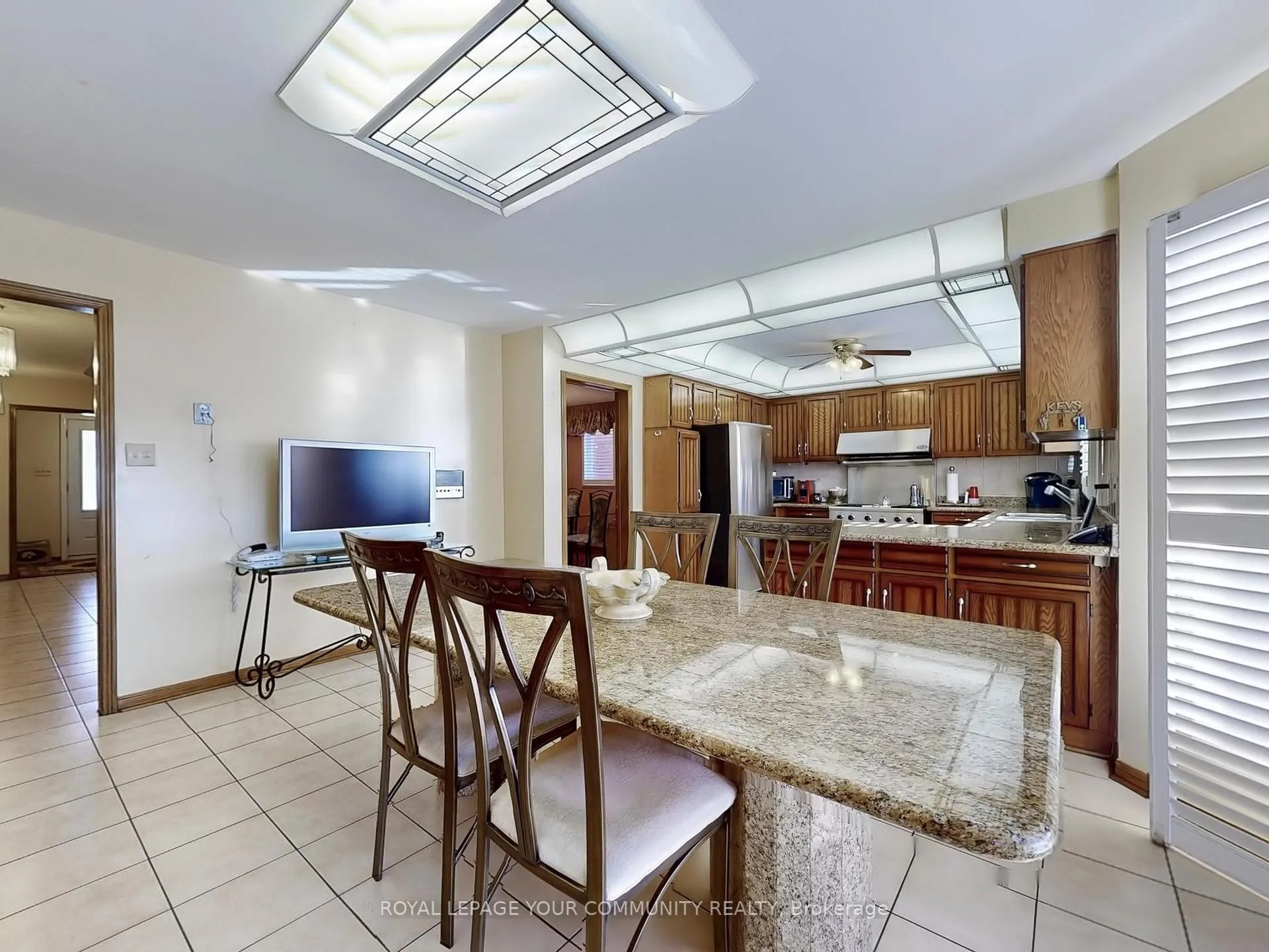 Photo 10 of 211 Torii Street S, Vaughan, East Woodbridge — HOMEH