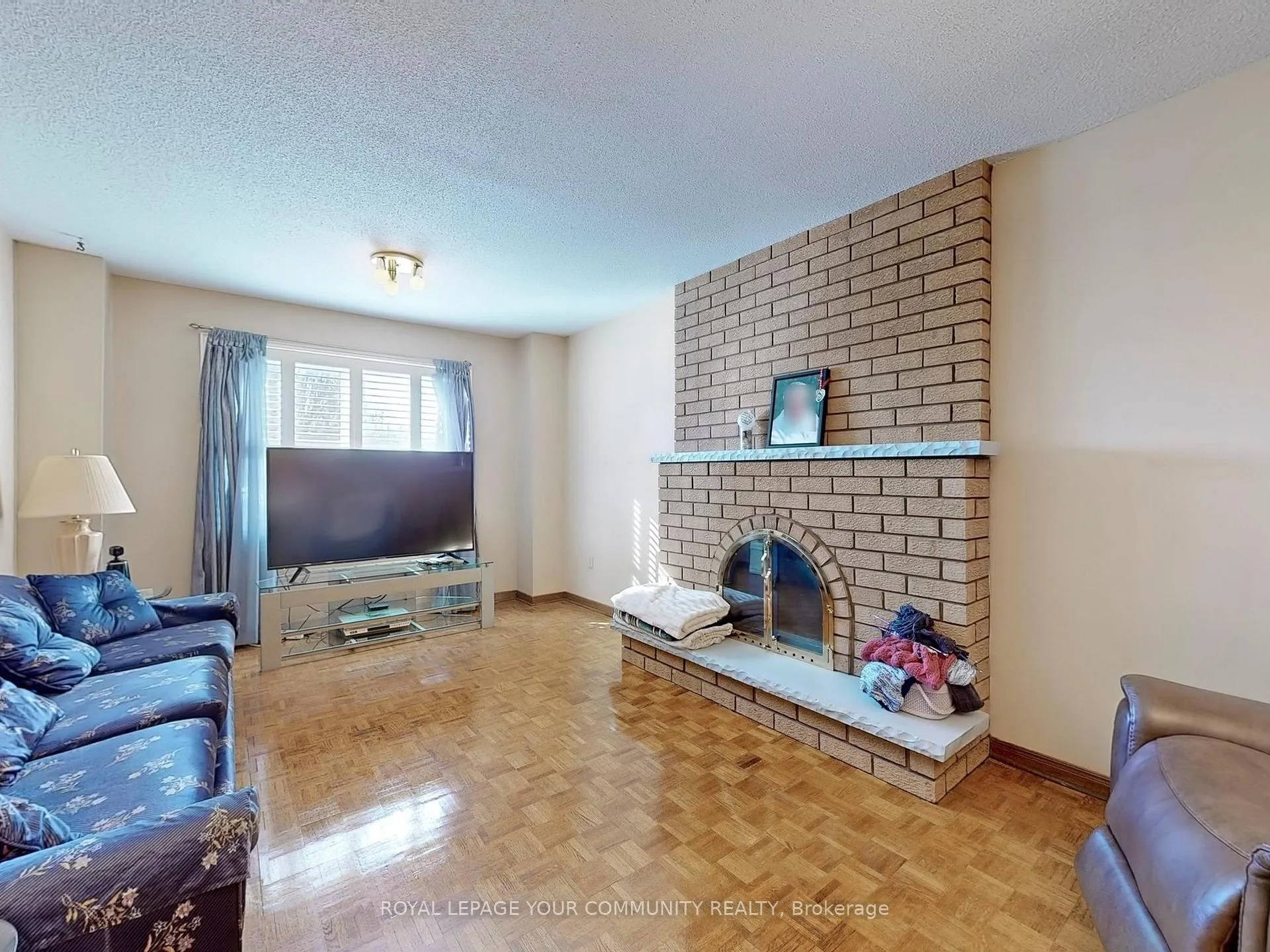 Photo 11 of 211 Torii Street S, Vaughan, East Woodbridge — HOMEH