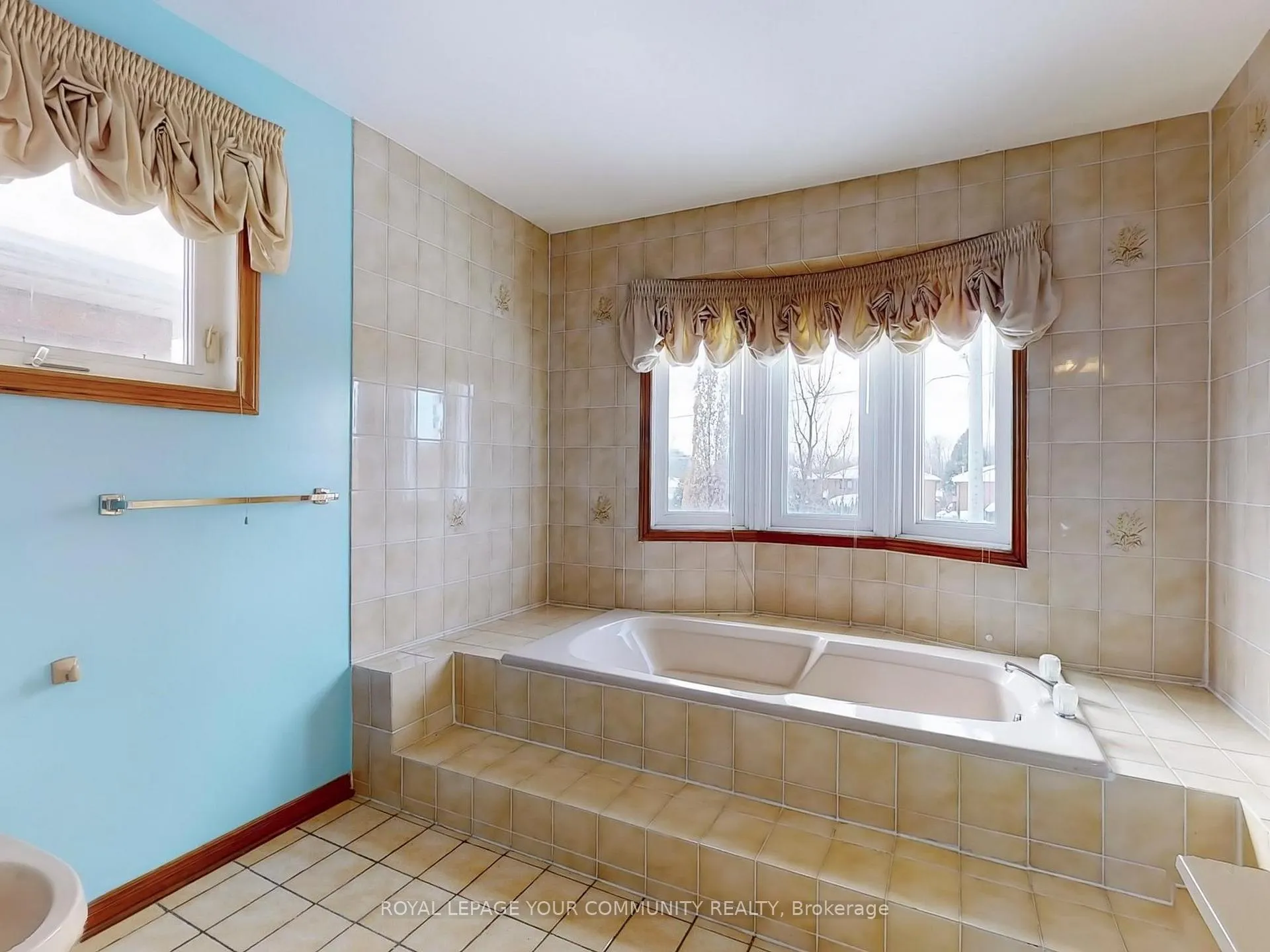 Photo 18 of 211 Torii Street S, Vaughan, East Woodbridge — HOMEH