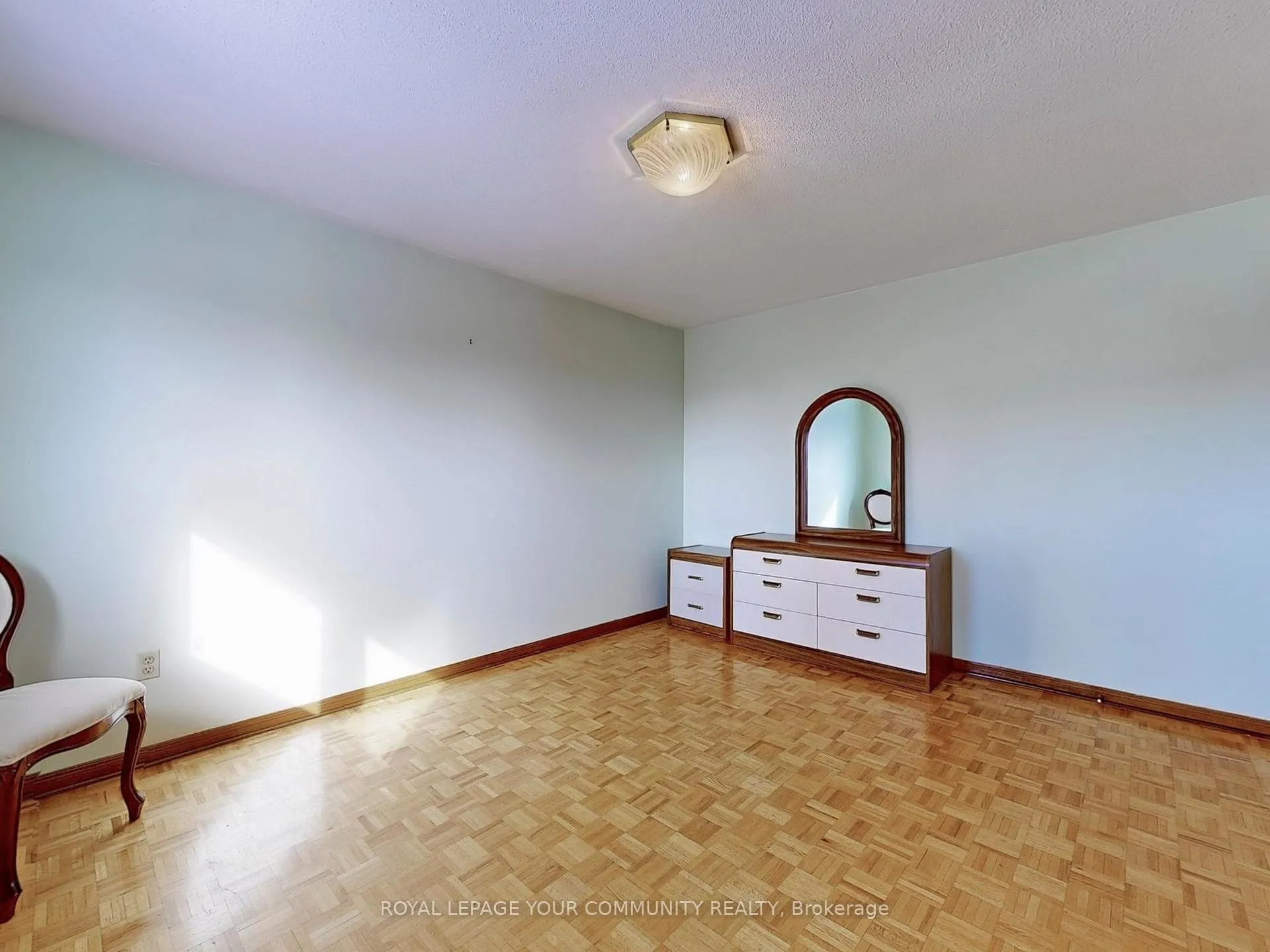 Photo 24 of 211 Torii Street S, Vaughan, East Woodbridge — HOMEH
