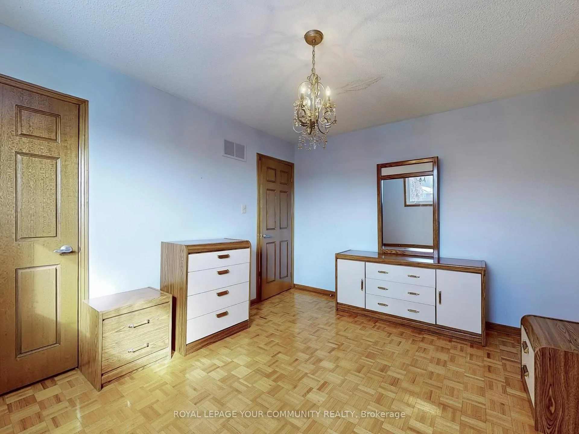 Photo 25 of 211 Torii Street S, Vaughan, East Woodbridge — HOMEH