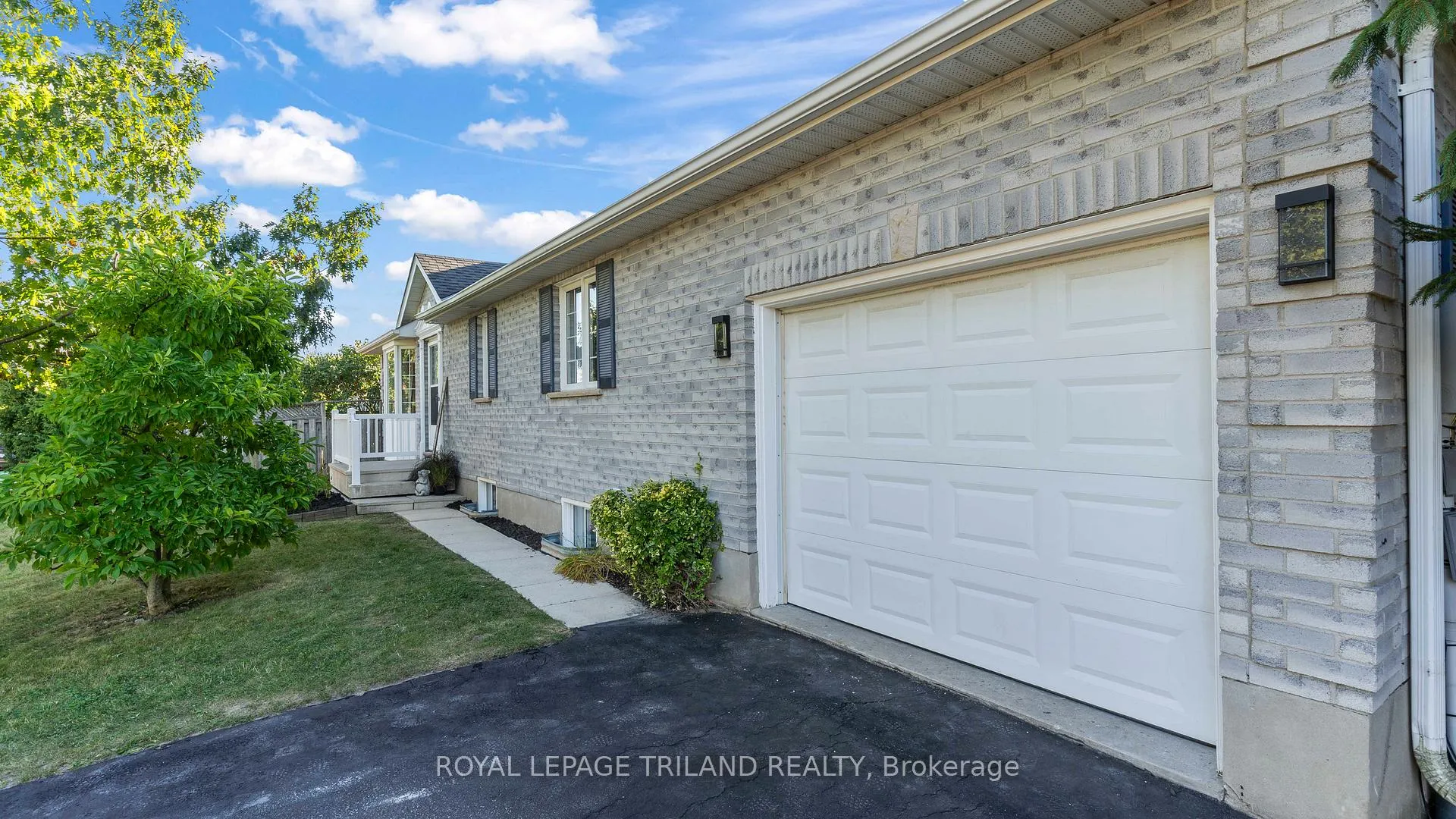 Photo 2 of 4 Schreyer Drive, St. Thomas — HOMEH