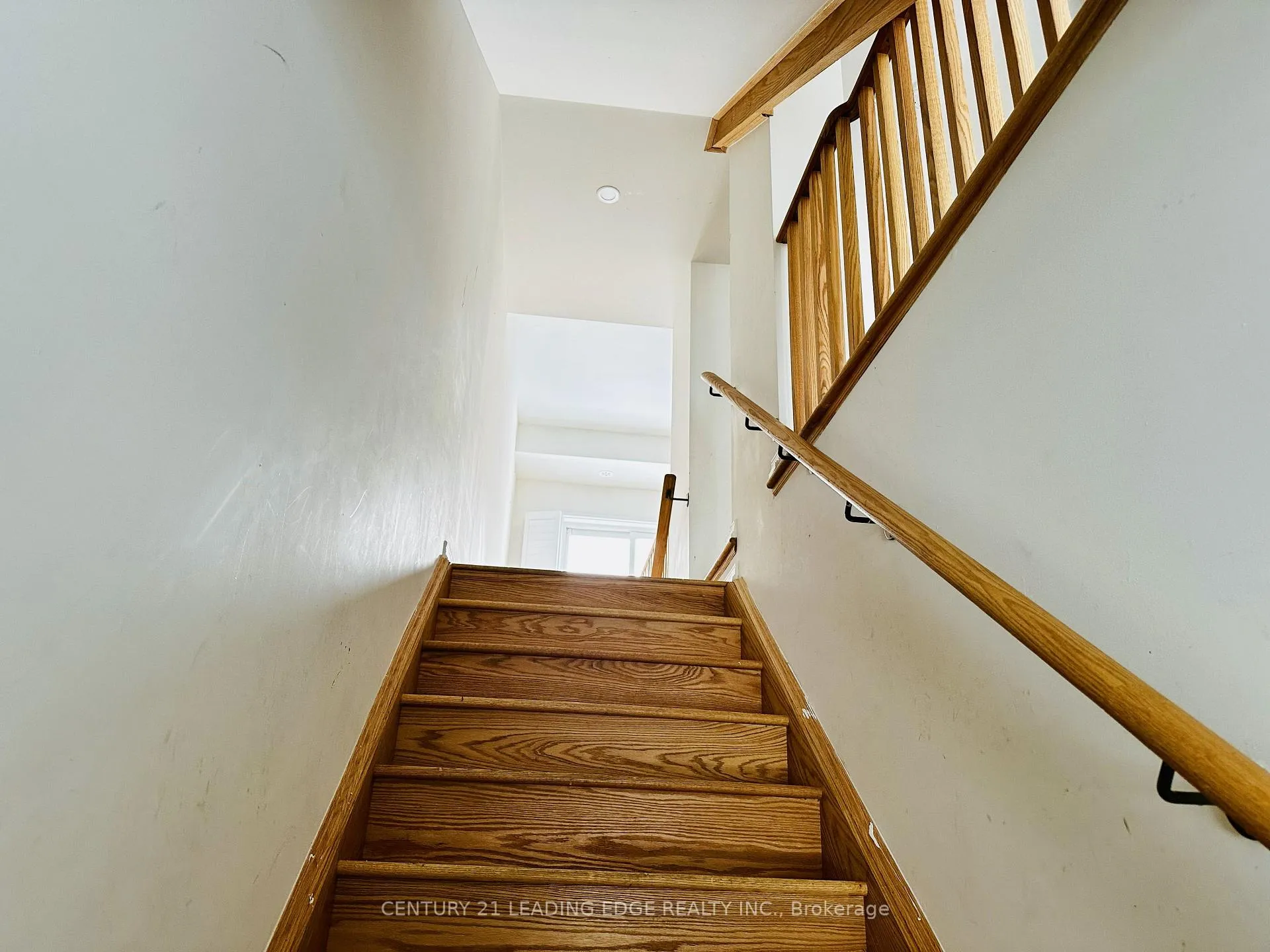 Photo 5 of Unit 112, 2554 Barbarolli Path, Oshawa, Windfields — HOMEH