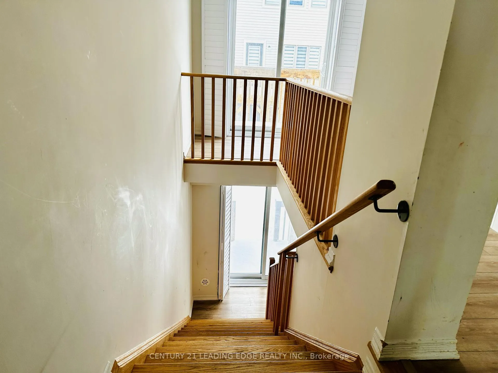 Photo 6 of Unit 112, 2554 Barbarolli Path, Oshawa, Windfields — HOMEH