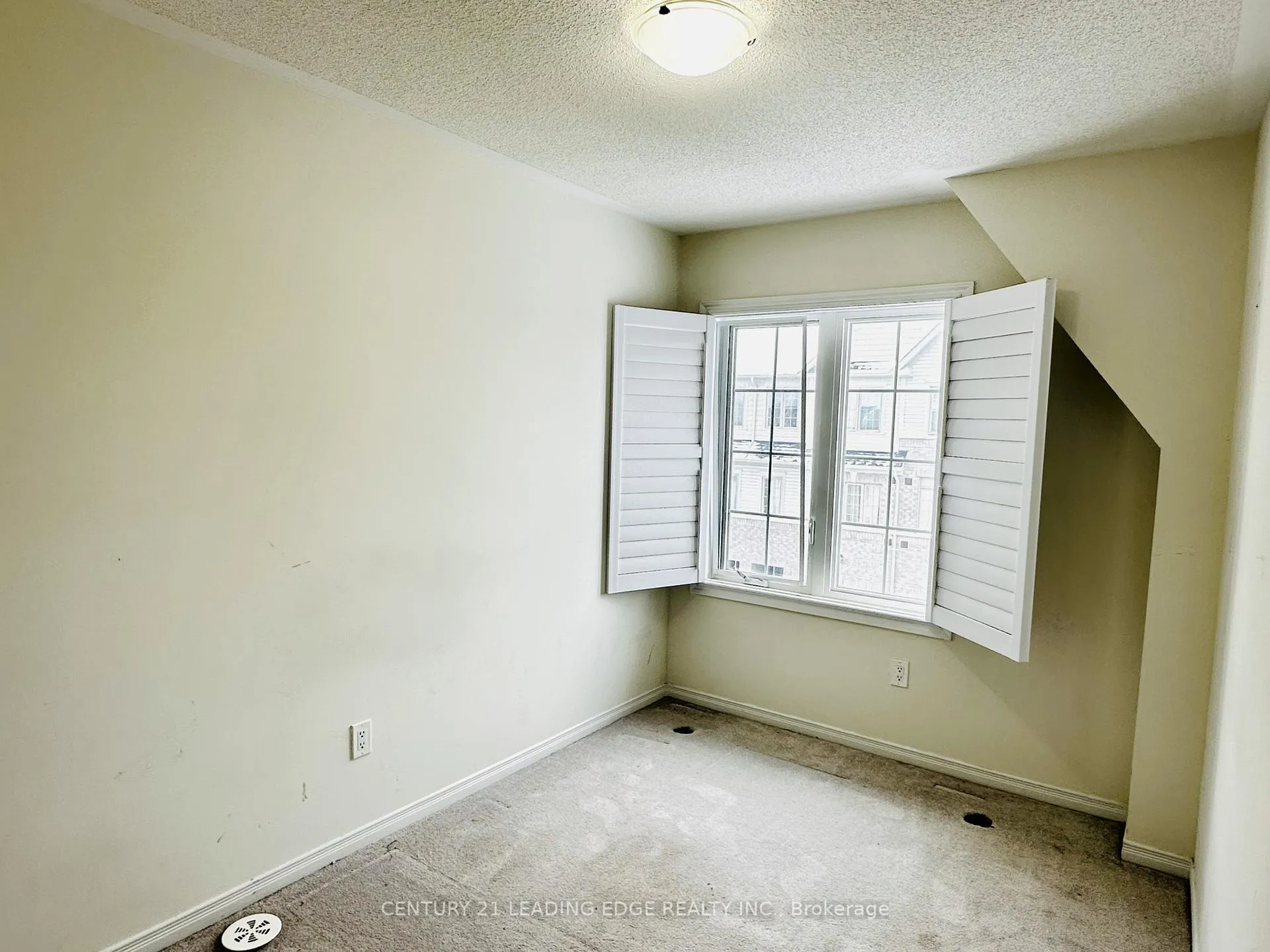 Photo 14 of Unit 112, 2554 Barbarolli Path, Oshawa, Windfields — HOMEH