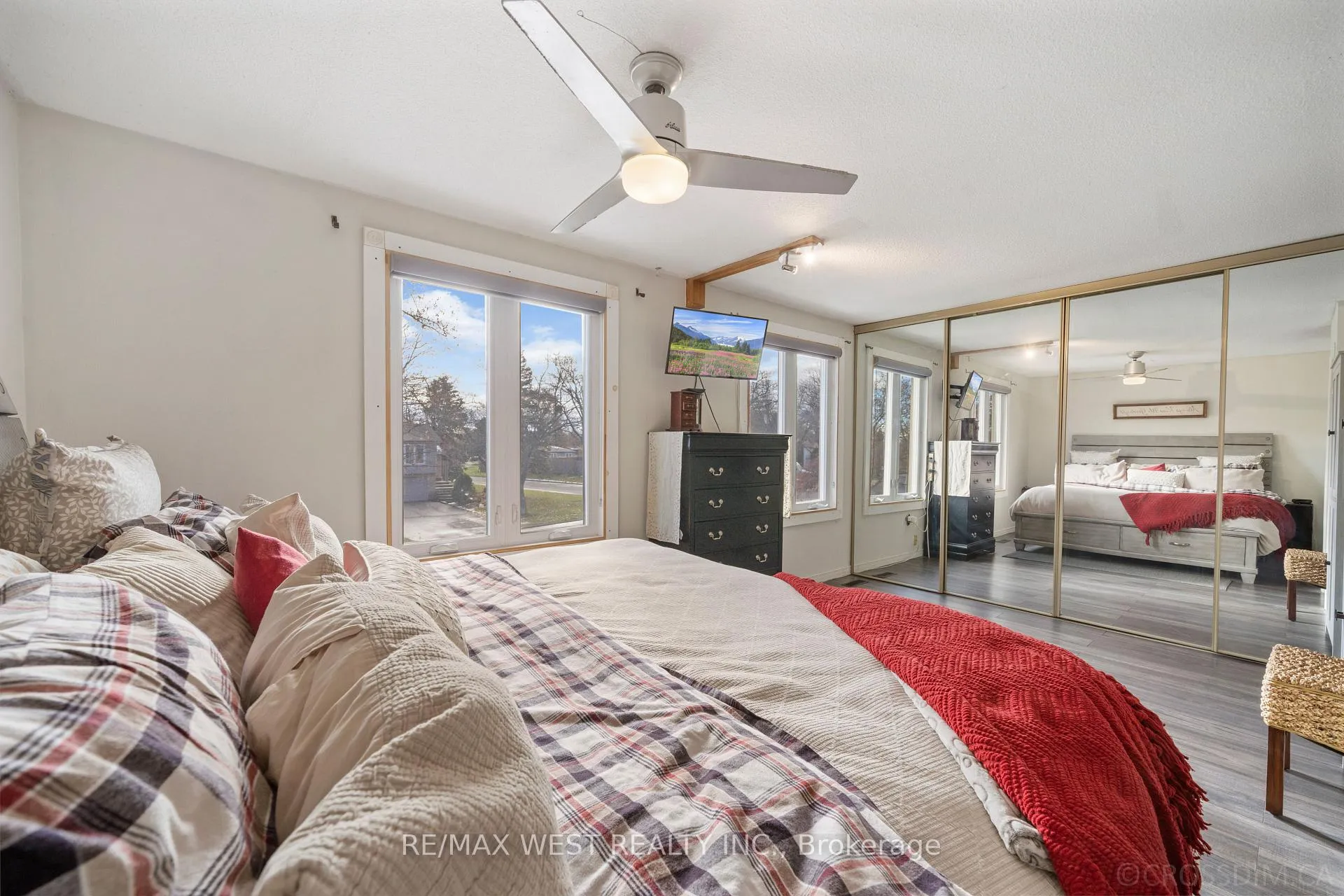 Photo 23 of 370 Whitehead Crescent E, Caledon, Bolton North — HOMEH