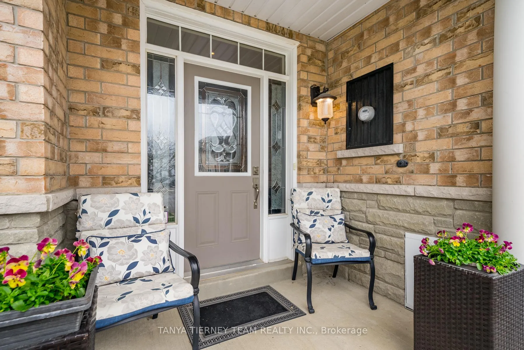 Photo 5 of 22 Harvey Johnston Way, Whitby, Brooklin — HOMEH
