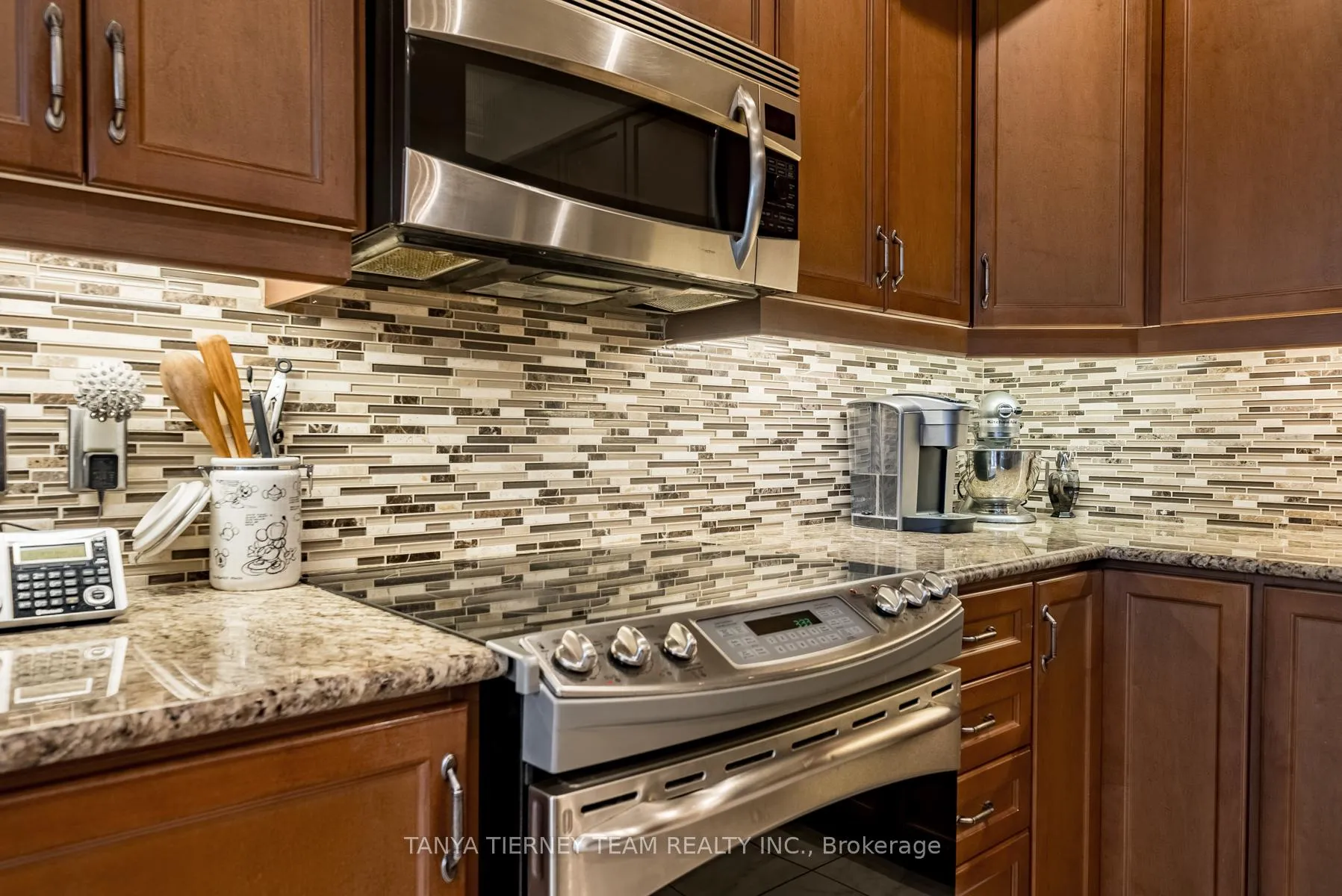 Photo 11 of 22 Harvey Johnston Way, Whitby, Brooklin — HOMEH