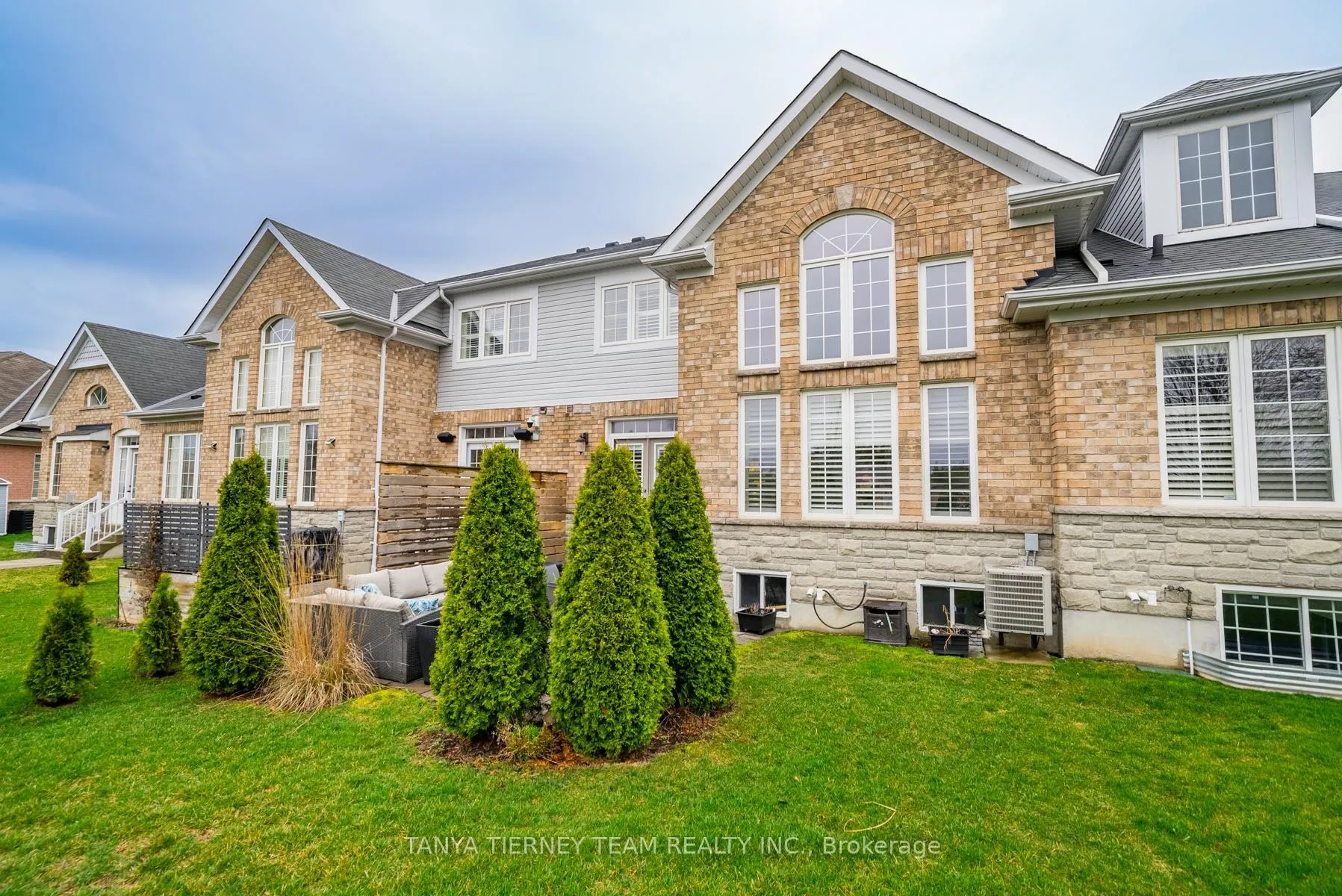 Photo 40 of 22 Harvey Johnston Way, Whitby, Brooklin — HOMEH