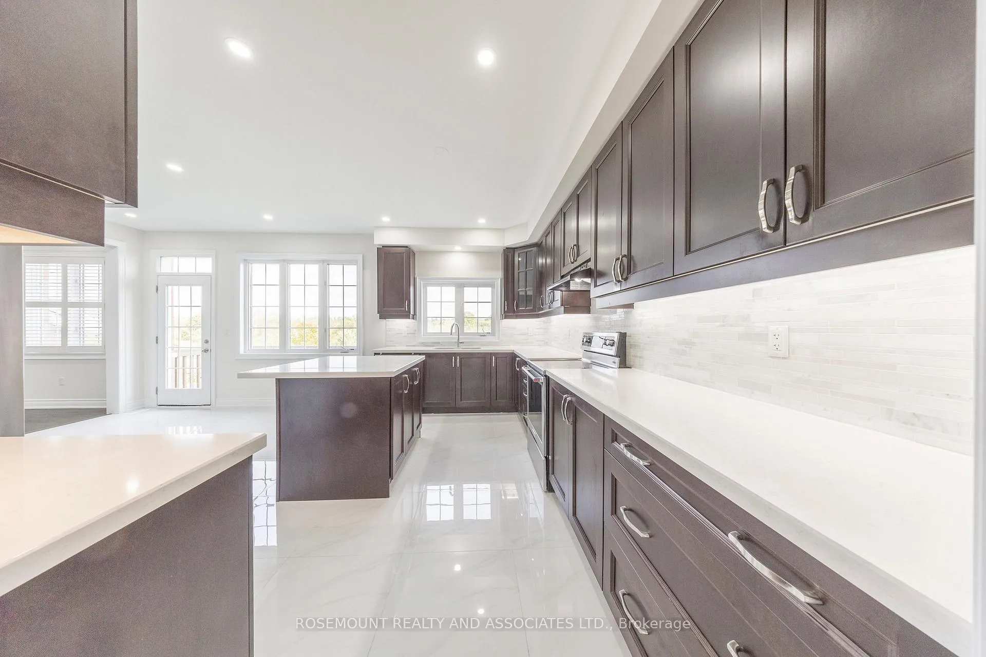 Photo 11 of 75 Barchard Street, Clarington, Newcastle — HOMEH
