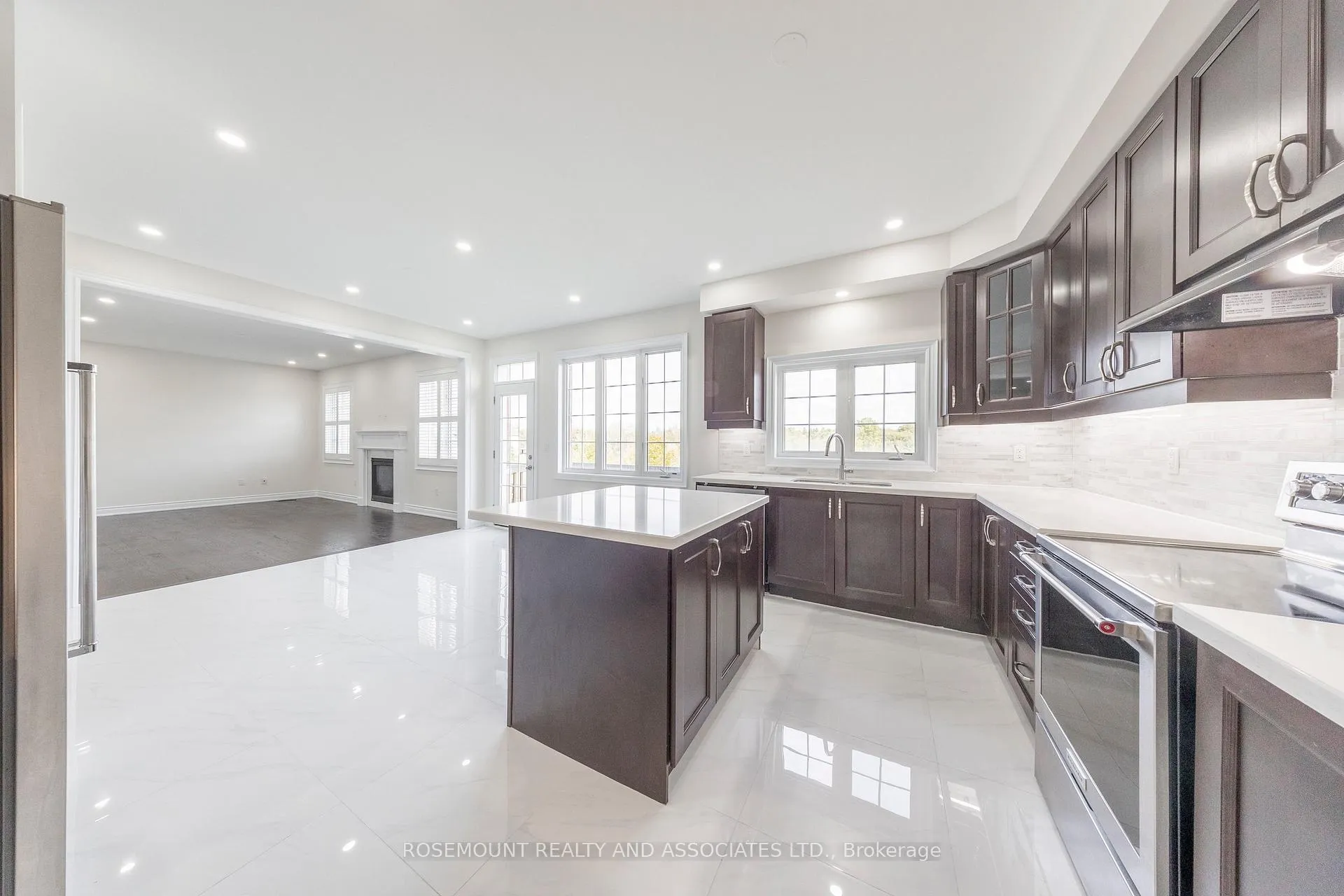 Photo 12 of 75 Barchard Street, Clarington, Newcastle — HOMEH