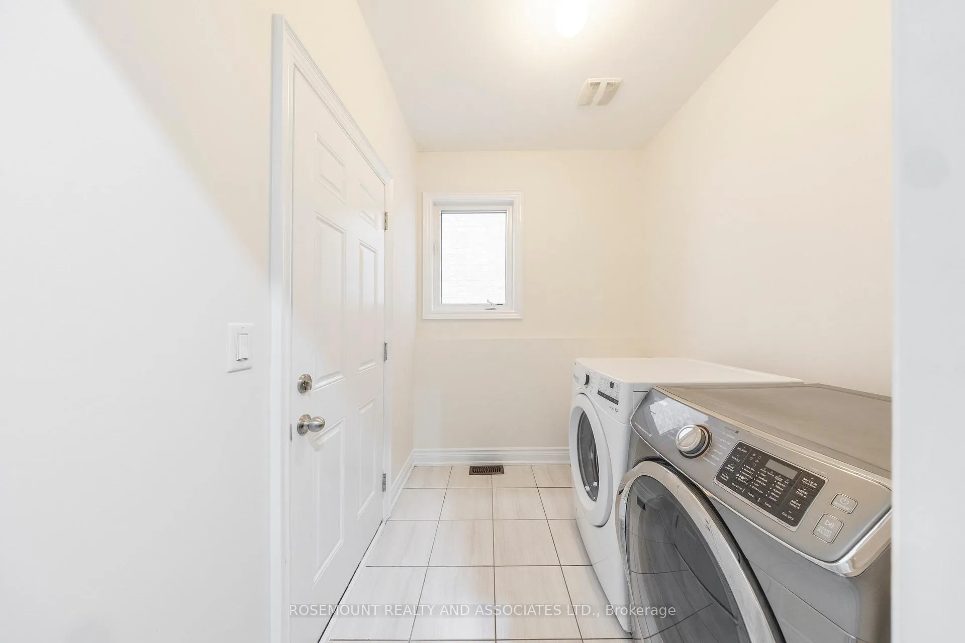 Photo 22 of 75 Barchard Street, Clarington, Newcastle — HOMEH