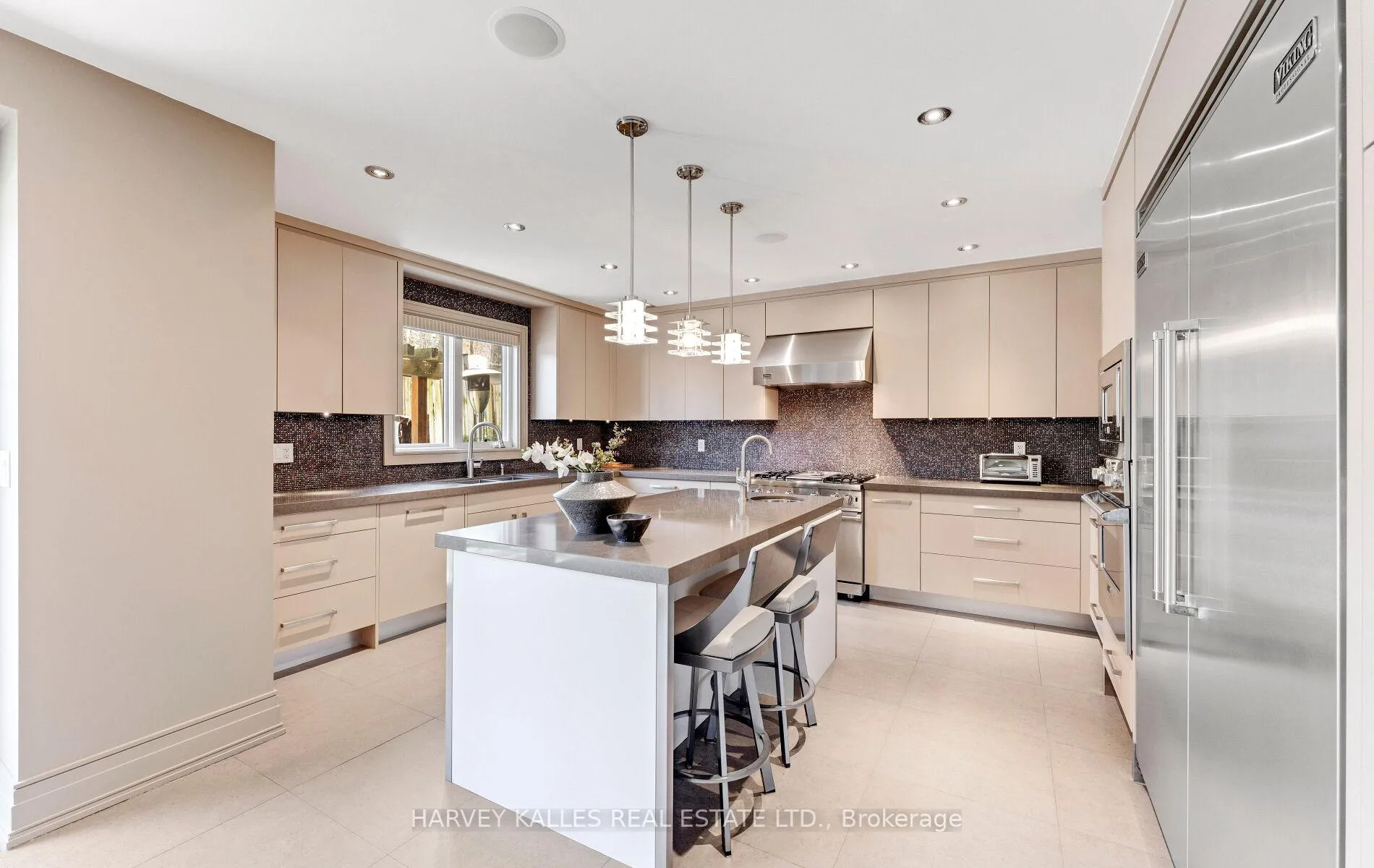 Photo 8 of 7 Dunloe Road, Toronto, Forest Hill South — HOMEH