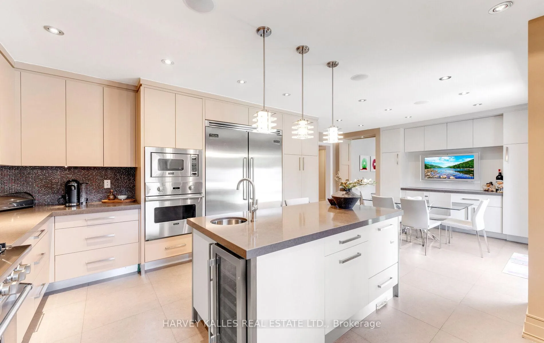 Photo 9 of 7 Dunloe Road, Toronto, Forest Hill South — HOMEH
