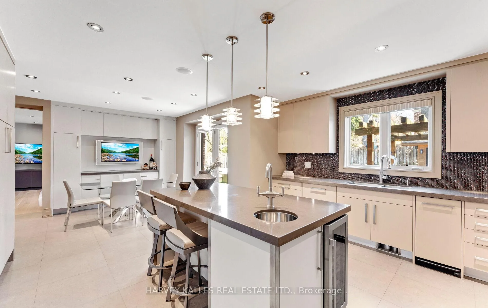 Photo 10 of 7 Dunloe Road, Toronto, Forest Hill South — HOMEH