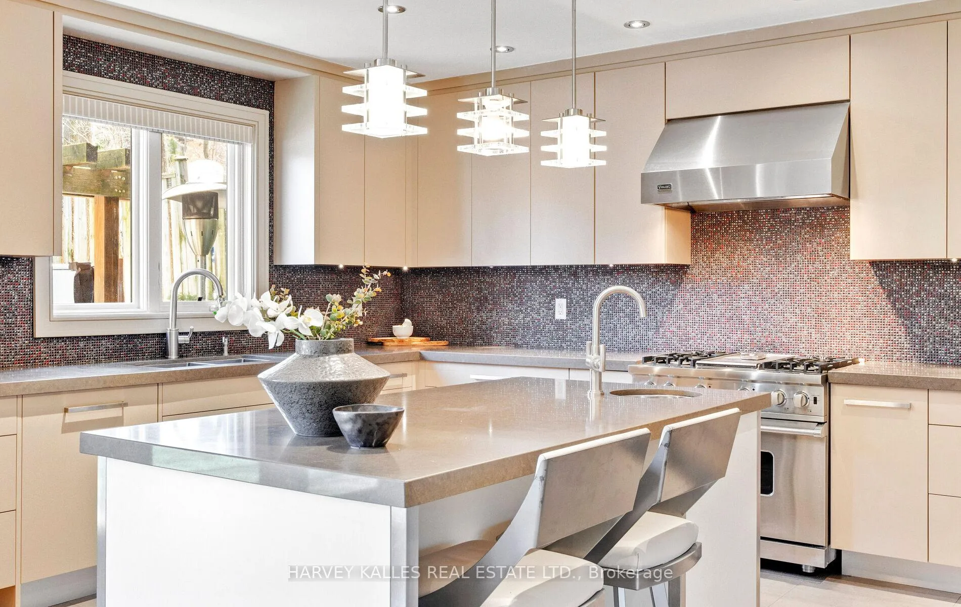 Photo 11 of 7 Dunloe Road, Toronto, Forest Hill South — HOMEH