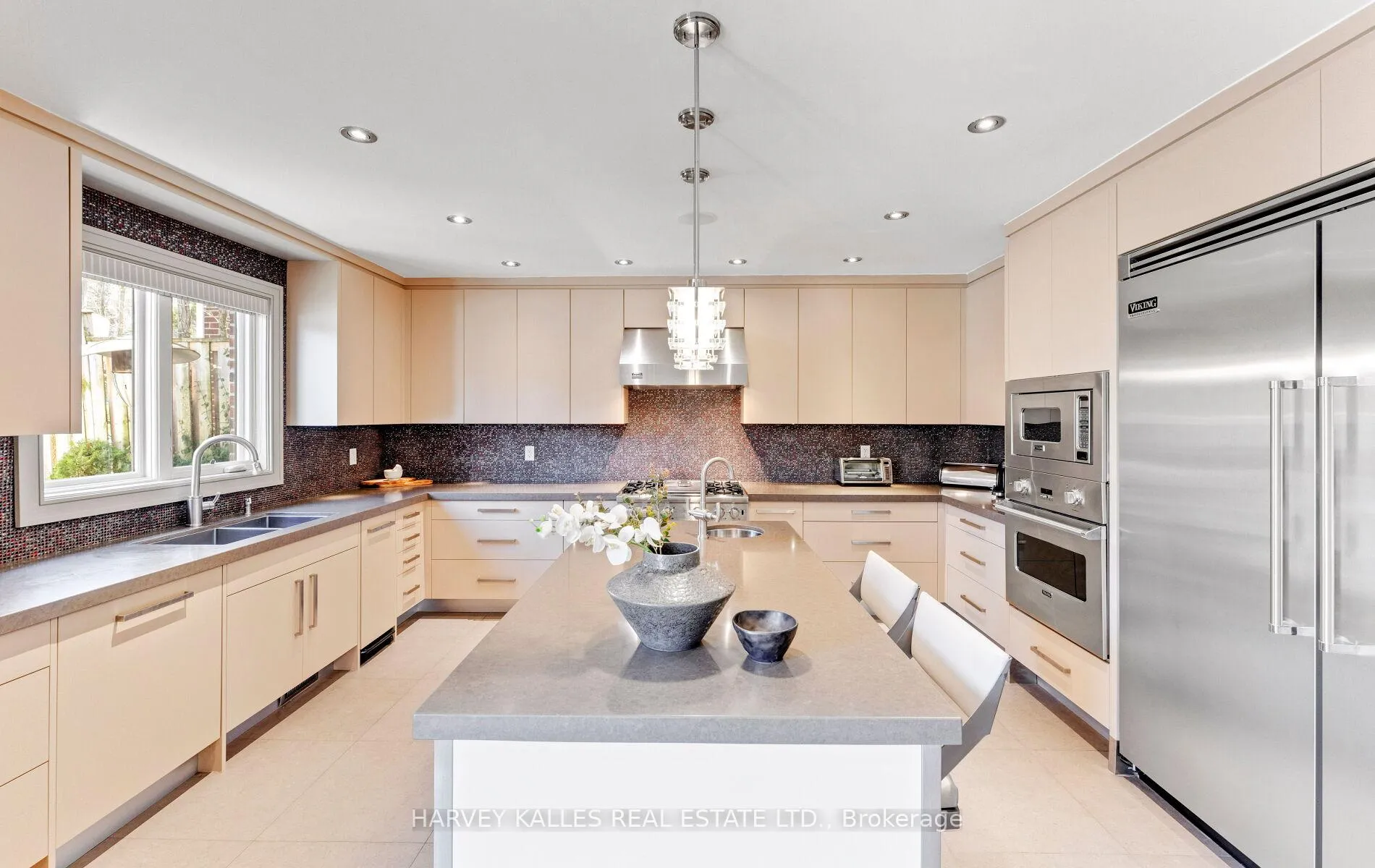 Photo 12 of 7 Dunloe Road, Toronto, Forest Hill South — HOMEH