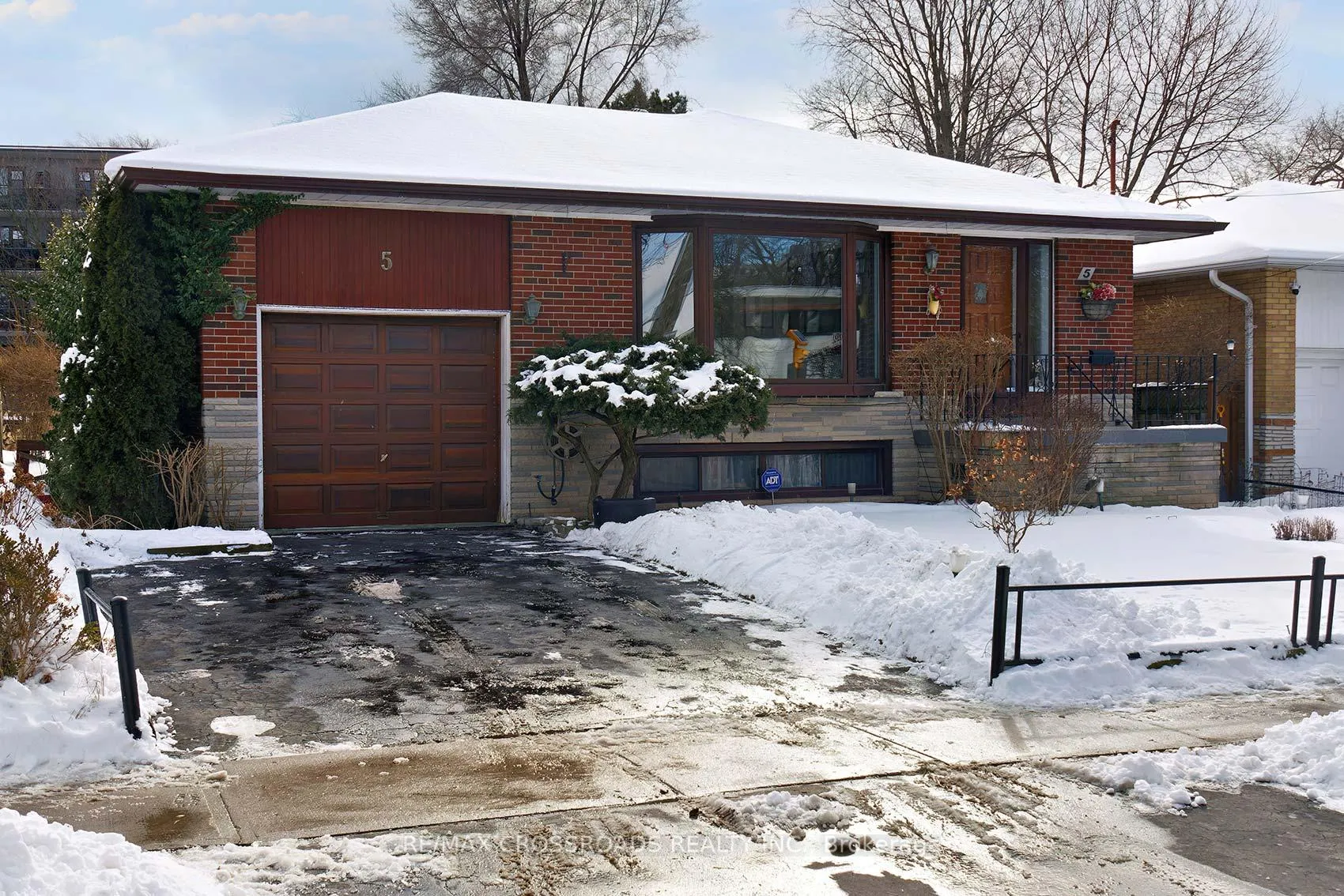 Photo 1 of 5 Marcos Boulevard, Scarborough, Bendale — HOMEH