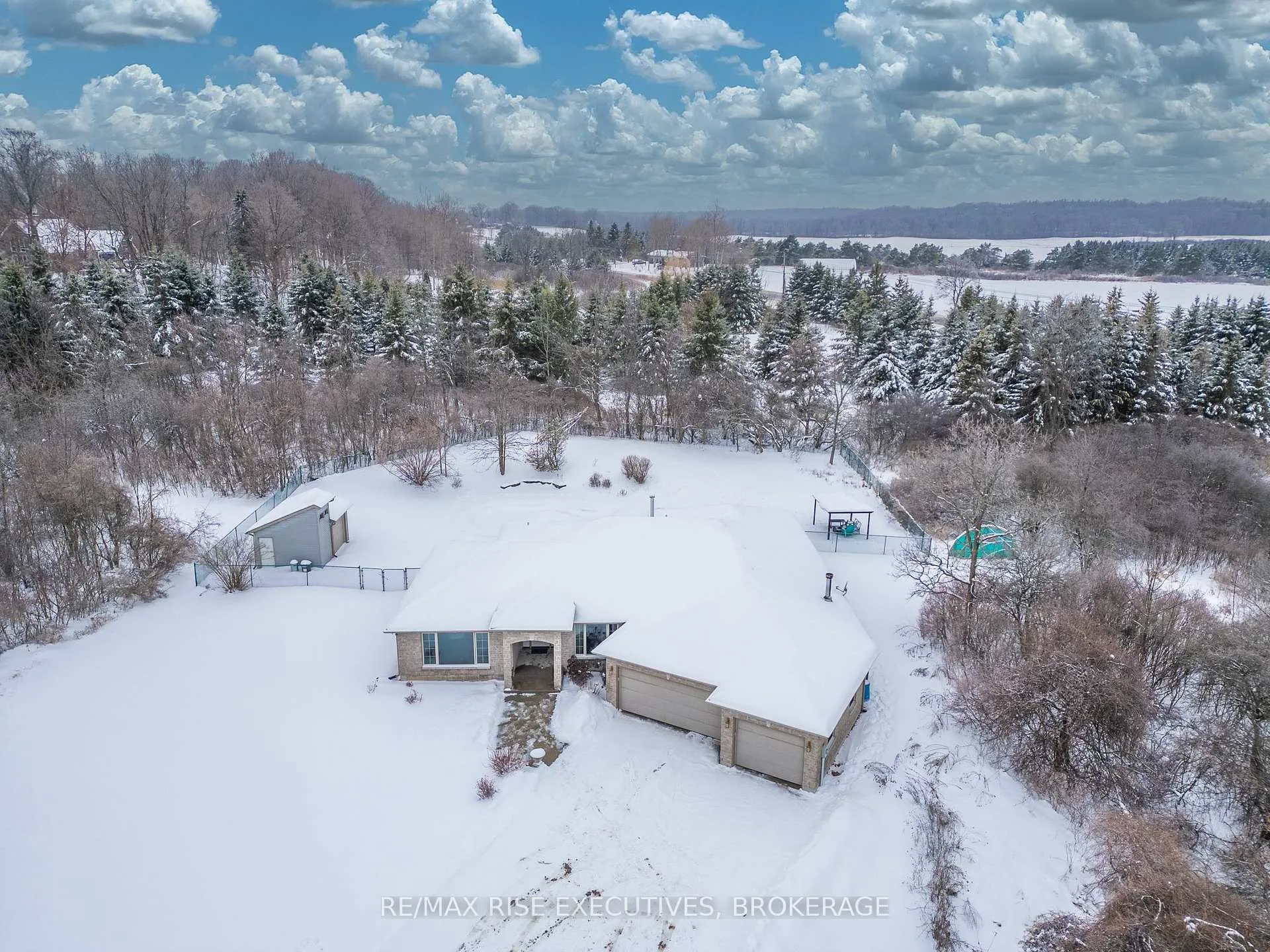 Photo 42 of 36 Howe Island Ferry Road, Kingston, Kingston East (incl CFB Kingston) — HOMEH