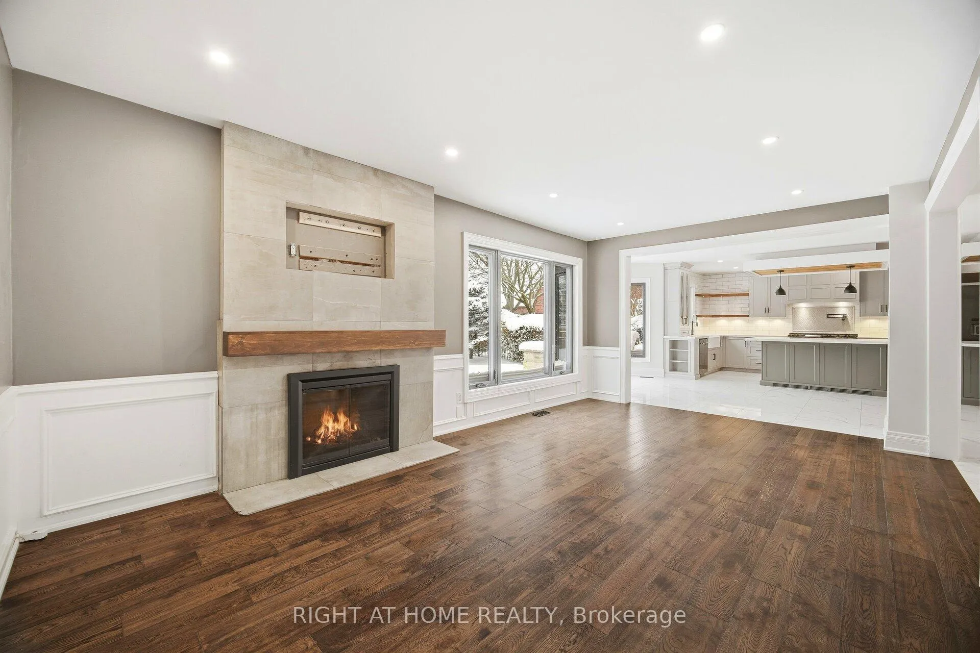 Photo 6 of 1340 Greeneagle Drive, Oakville, Glen Abbey — HOMEH