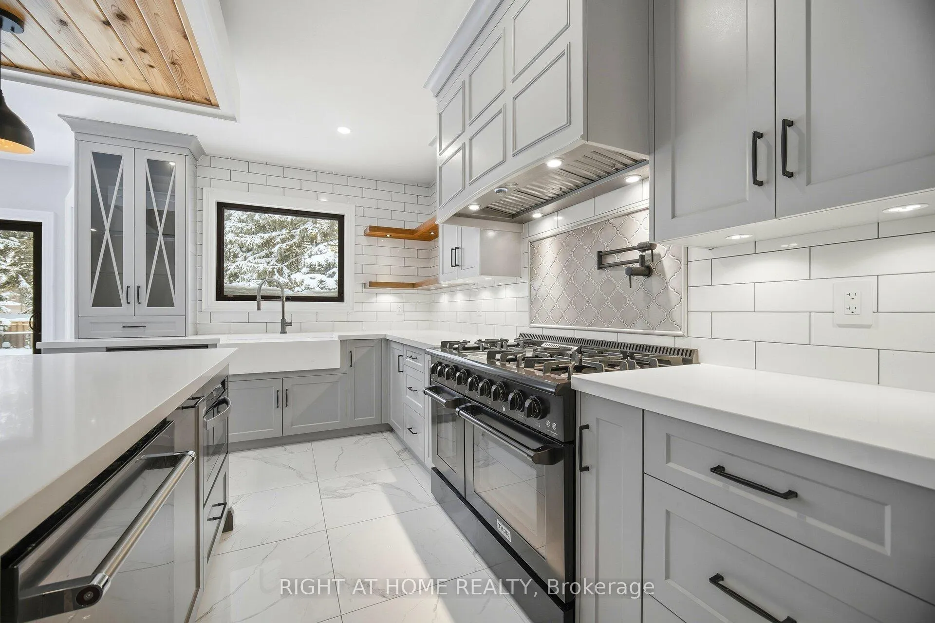 Photo 13 of 1340 Greeneagle Drive, Oakville, Glen Abbey — HOMEH