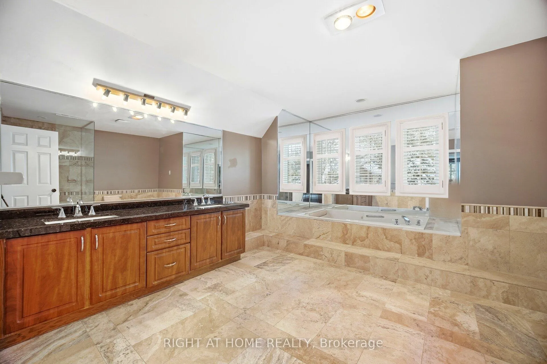 Photo 24 of 1340 Greeneagle Drive, Oakville, Glen Abbey — HOMEH