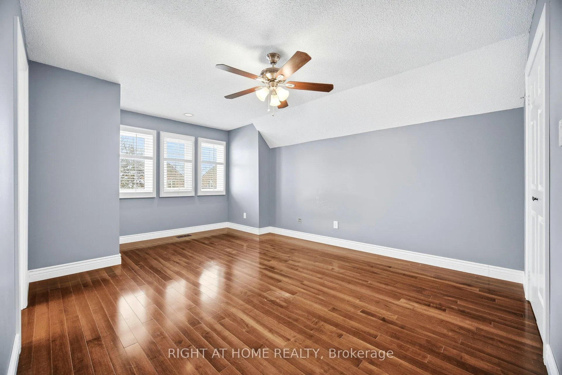 Photo 27 of 1340 Greeneagle Drive, Oakville, Glen Abbey — HOMEH