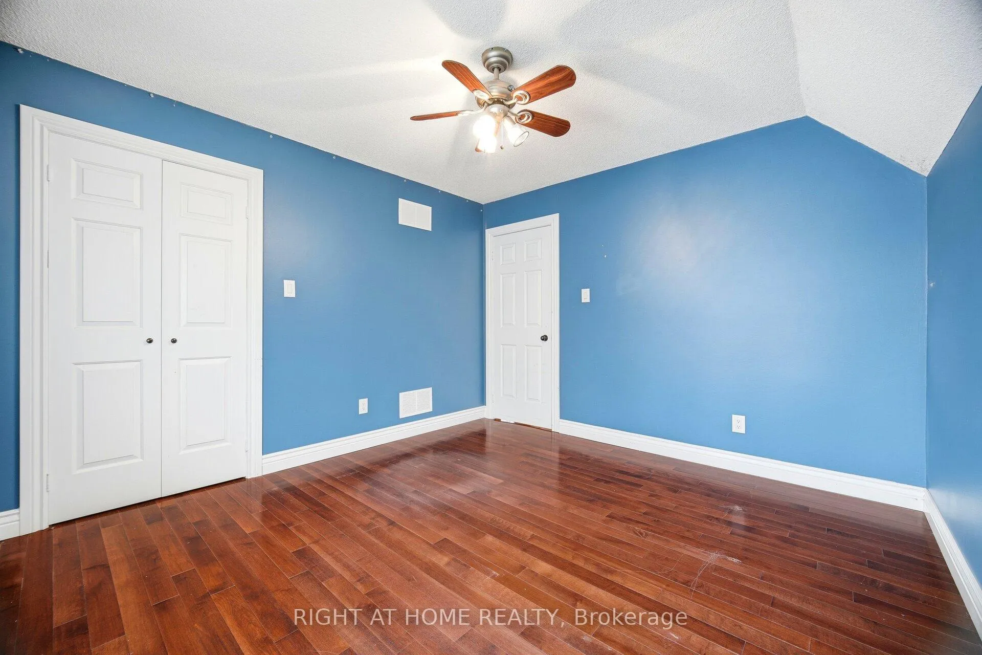 Photo 31 of 1340 Greeneagle Drive, Oakville, Glen Abbey — HOMEH