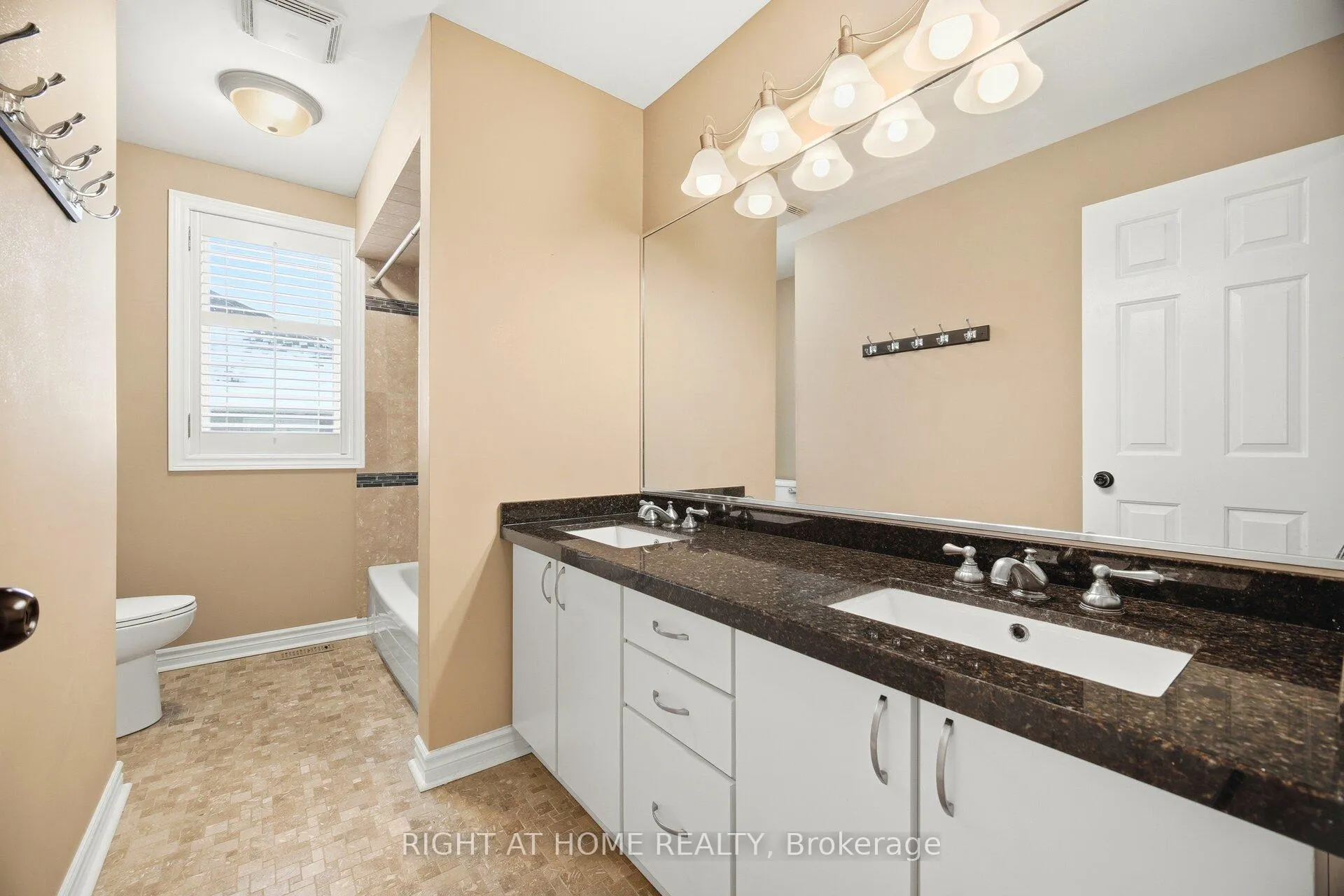 Photo 32 of 1340 Greeneagle Drive, Oakville, Glen Abbey — HOMEH