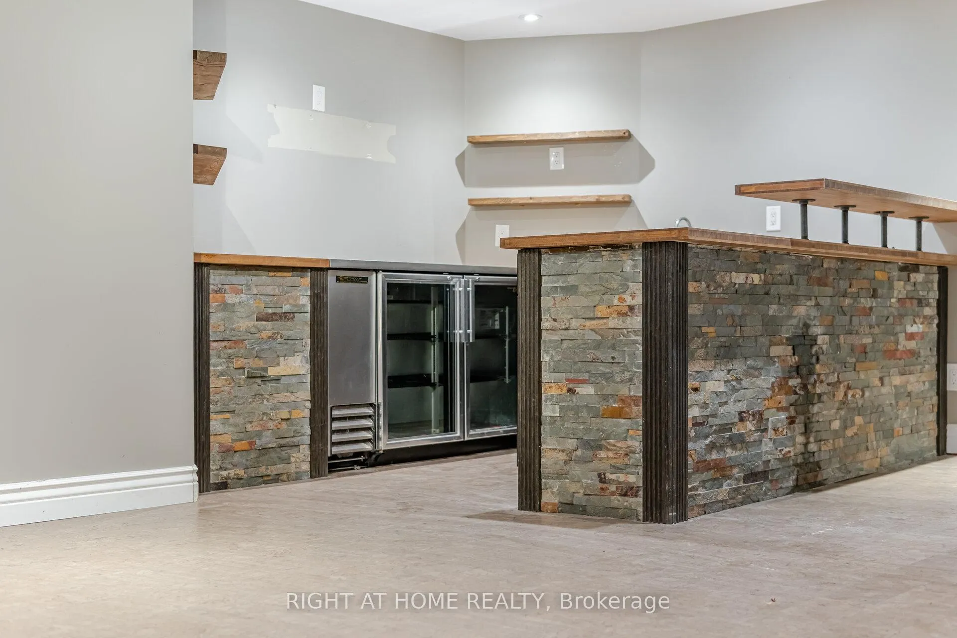 Photo 36 of 1340 Greeneagle Drive, Oakville, Glen Abbey — HOMEH