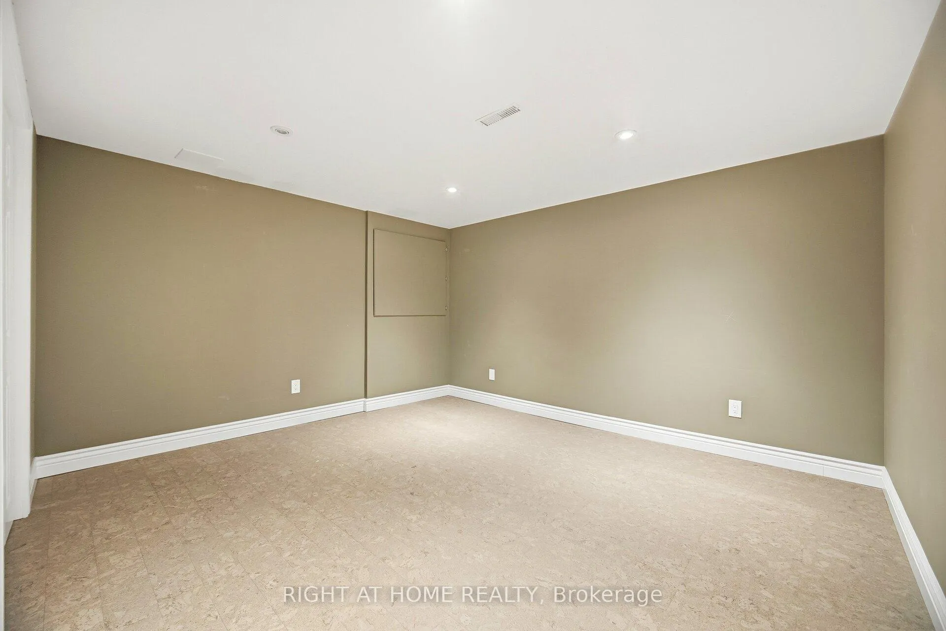Photo 38 of 1340 Greeneagle Drive, Oakville, Glen Abbey — HOMEH