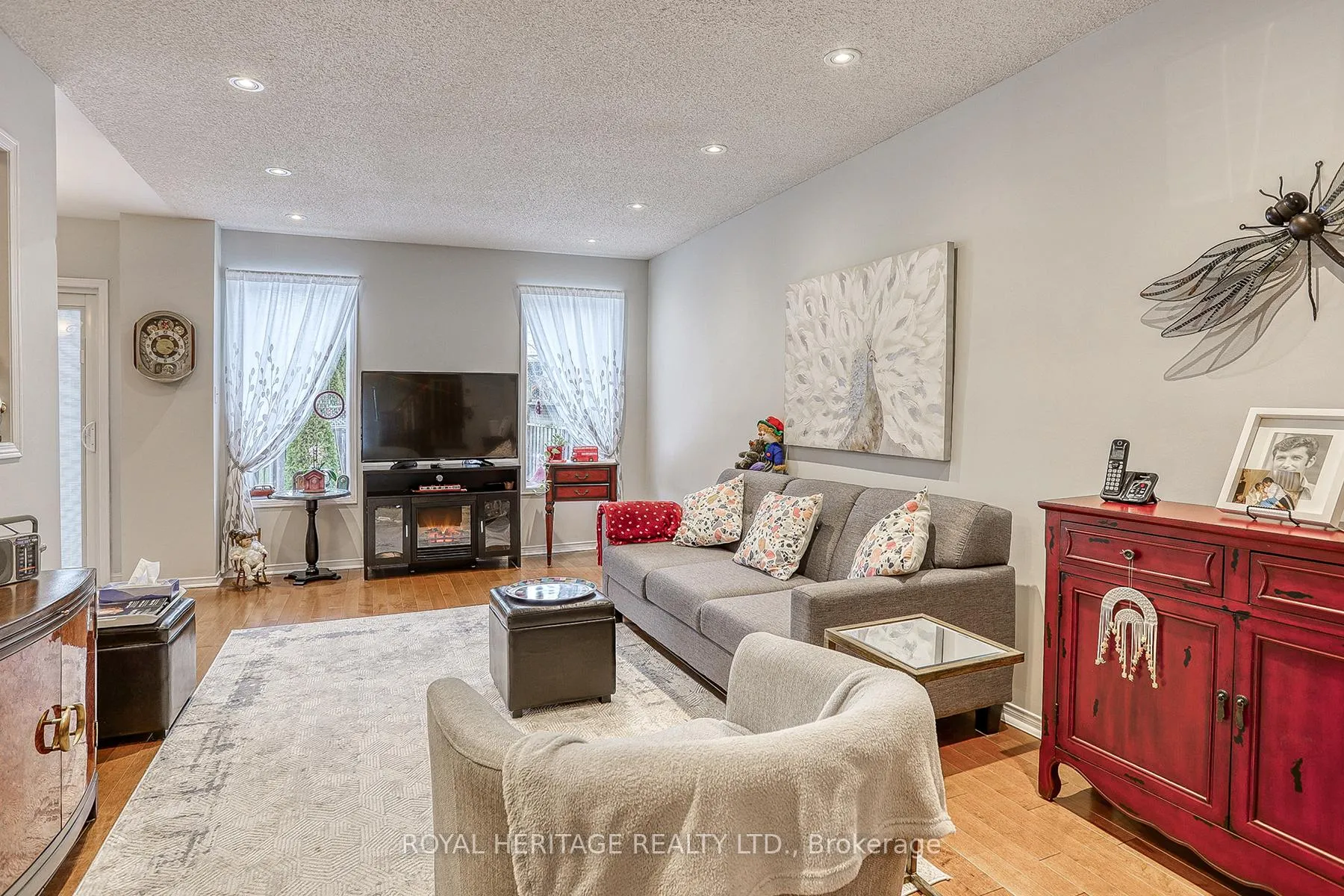 Photo 6 of 152 Stokely Crescent, Whitby, Downtown Whitby — HOMEH
