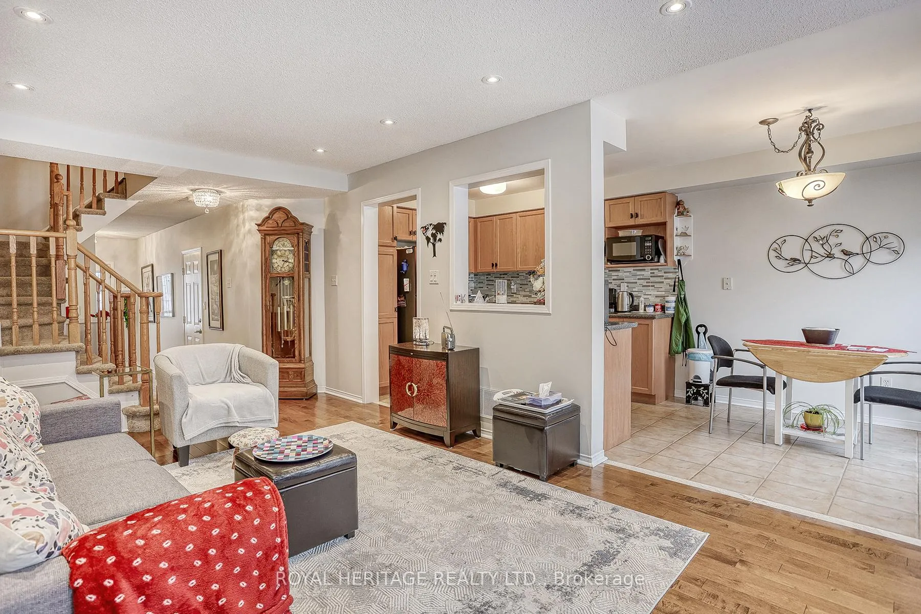 Photo 8 of 152 Stokely Crescent, Whitby, Downtown Whitby — HOMEH