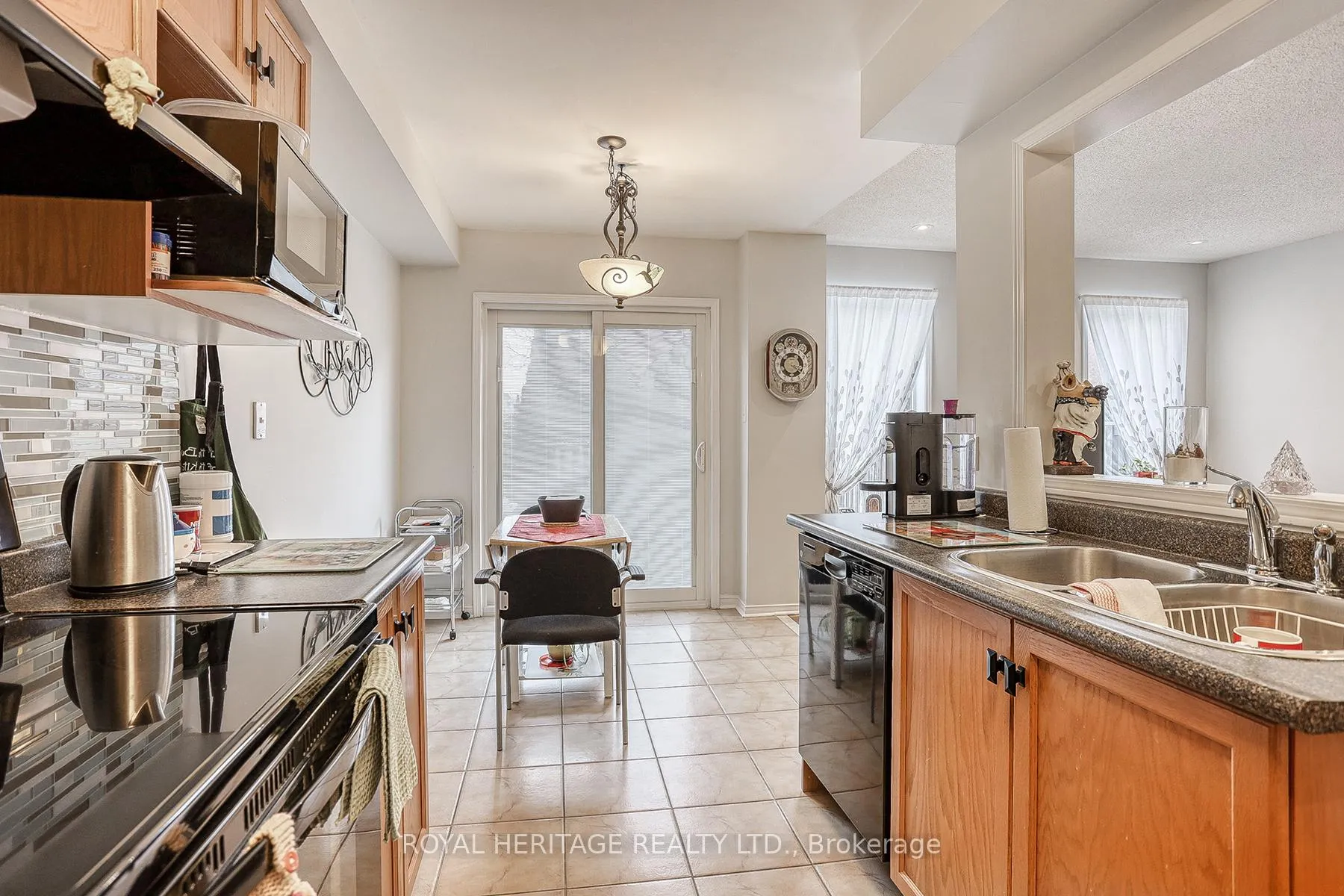 Photo 12 of 152 Stokely Crescent, Whitby, Downtown Whitby — HOMEH