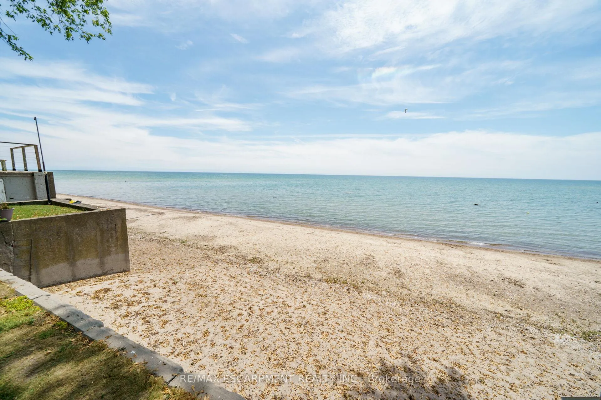 Photo 2 of 976 Lakeshore Road, Haldimand — HOMEH